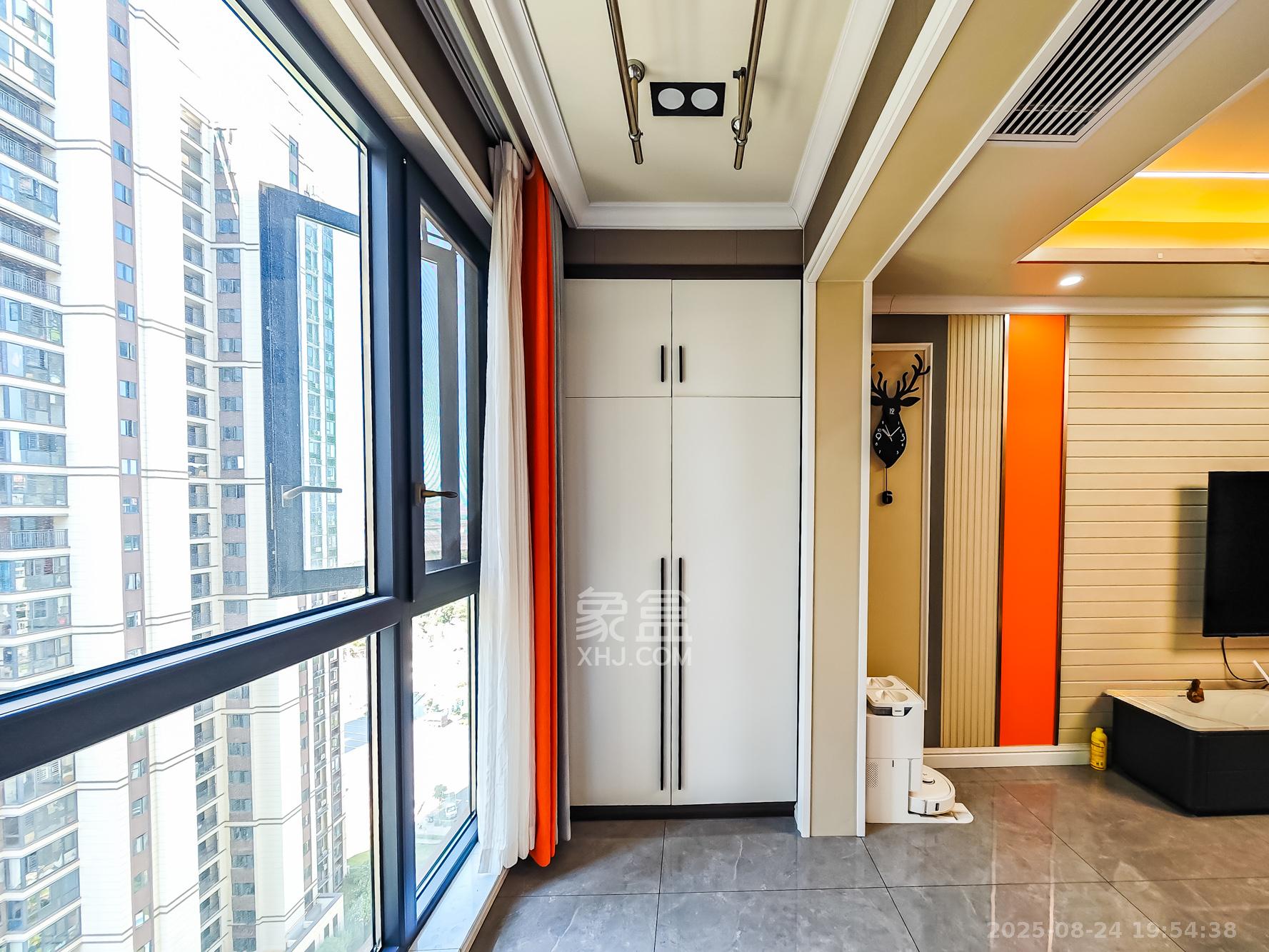 长沙融创城  3室2厅2卫    78.8万阳台