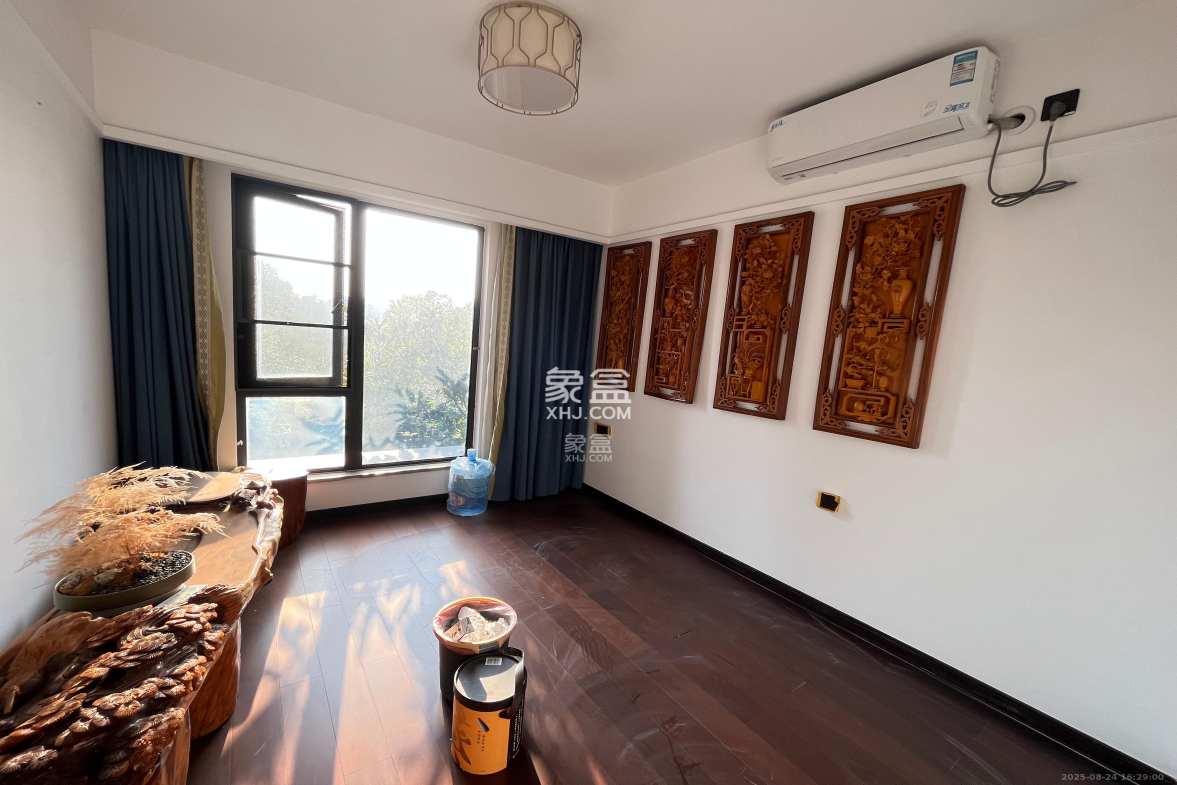 万科金域缇香  4室2厅2卫    5000.0元/月 万科金域缇香  4室2厅2卫    5000.0元/月室内图