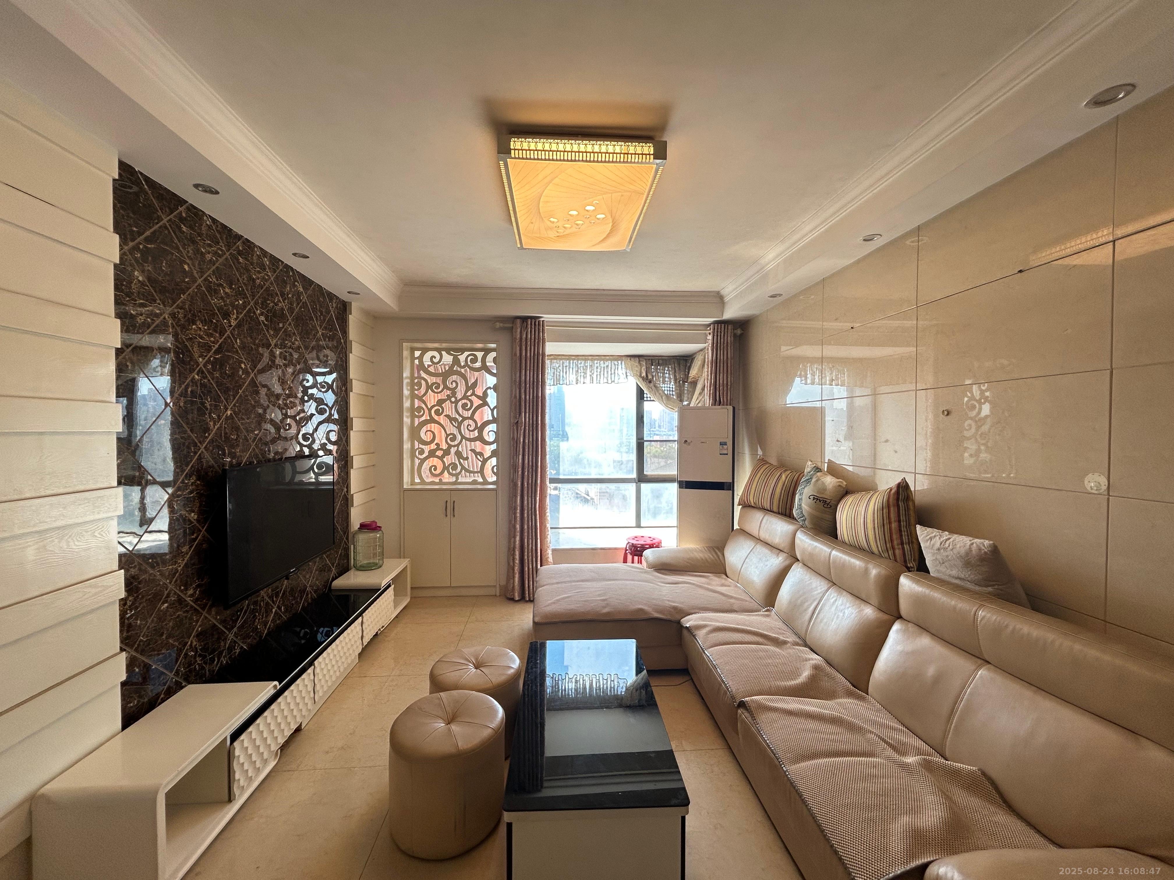 领航江阁  3室2厅2卫    2700.0元/月 领航江阁  3室2厅2卫    2700.0元/月室内图