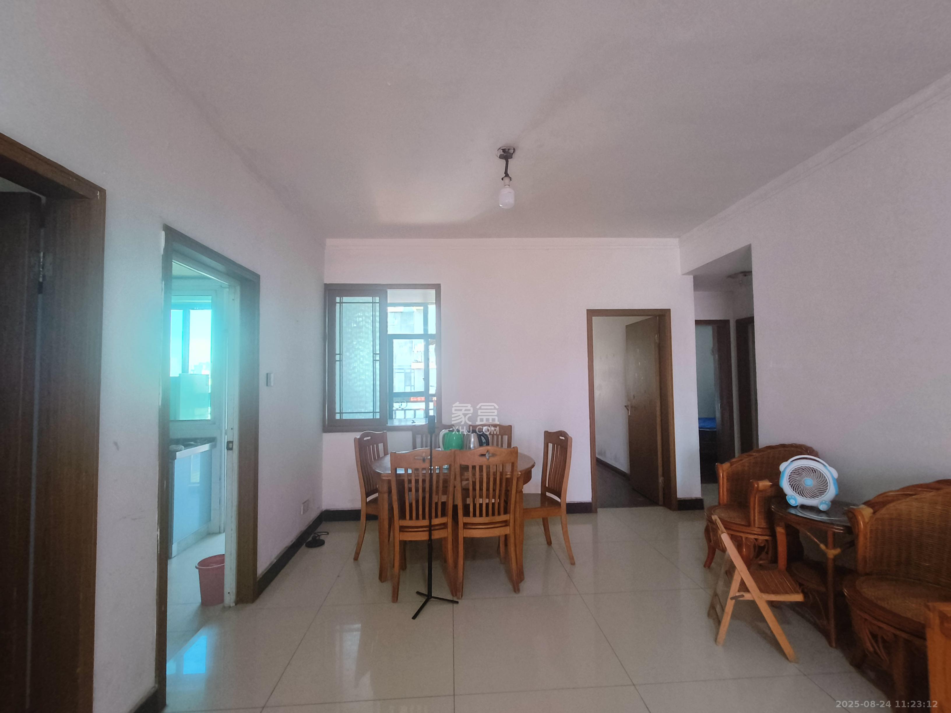 望兴景园一期  3室2厅1卫    2600.0元/月 望兴景园一期  3室2厅1卫    2600.0元/月室内图