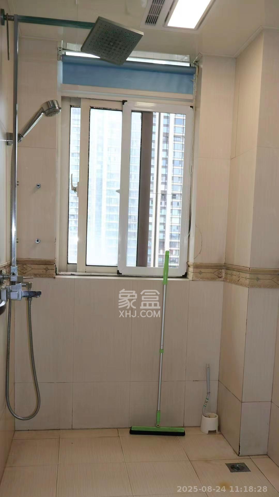 三万英尺  4室2厅2卫    5000.0元/月室内图