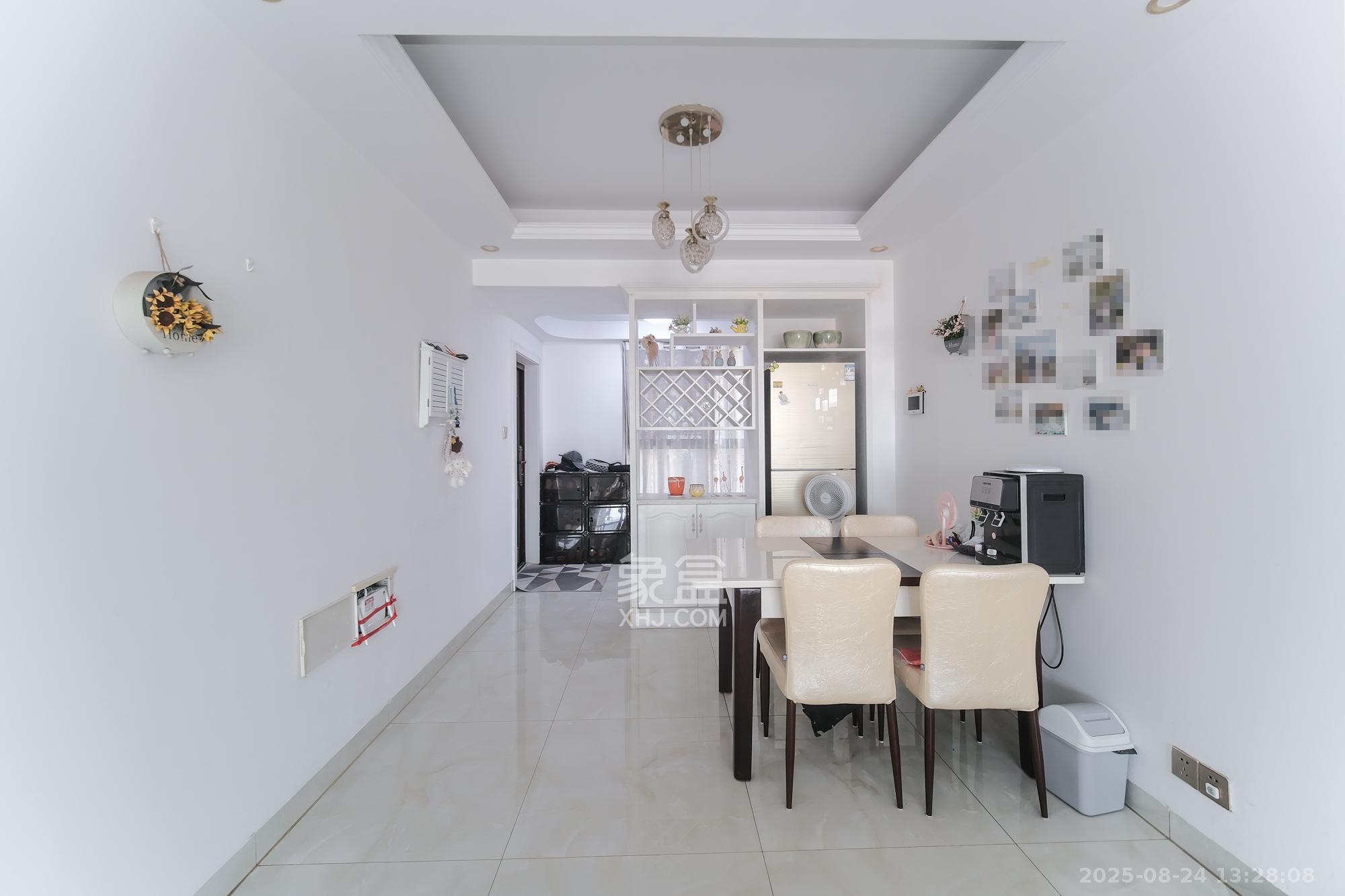 丰源国际  3室2厅2卫    81.0万客厅