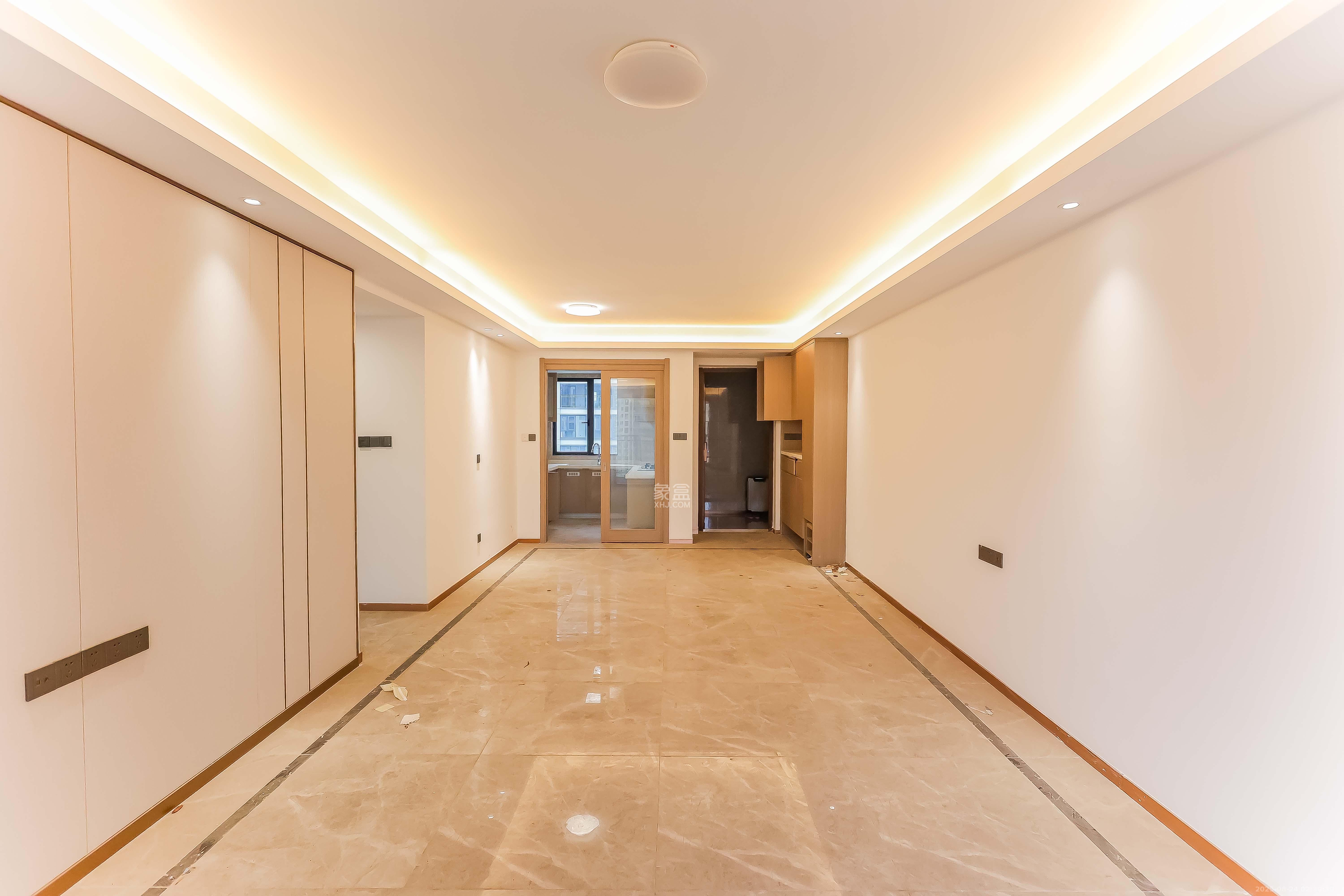 旭辉雨花郡  4室2厅2卫    190.0万客厅