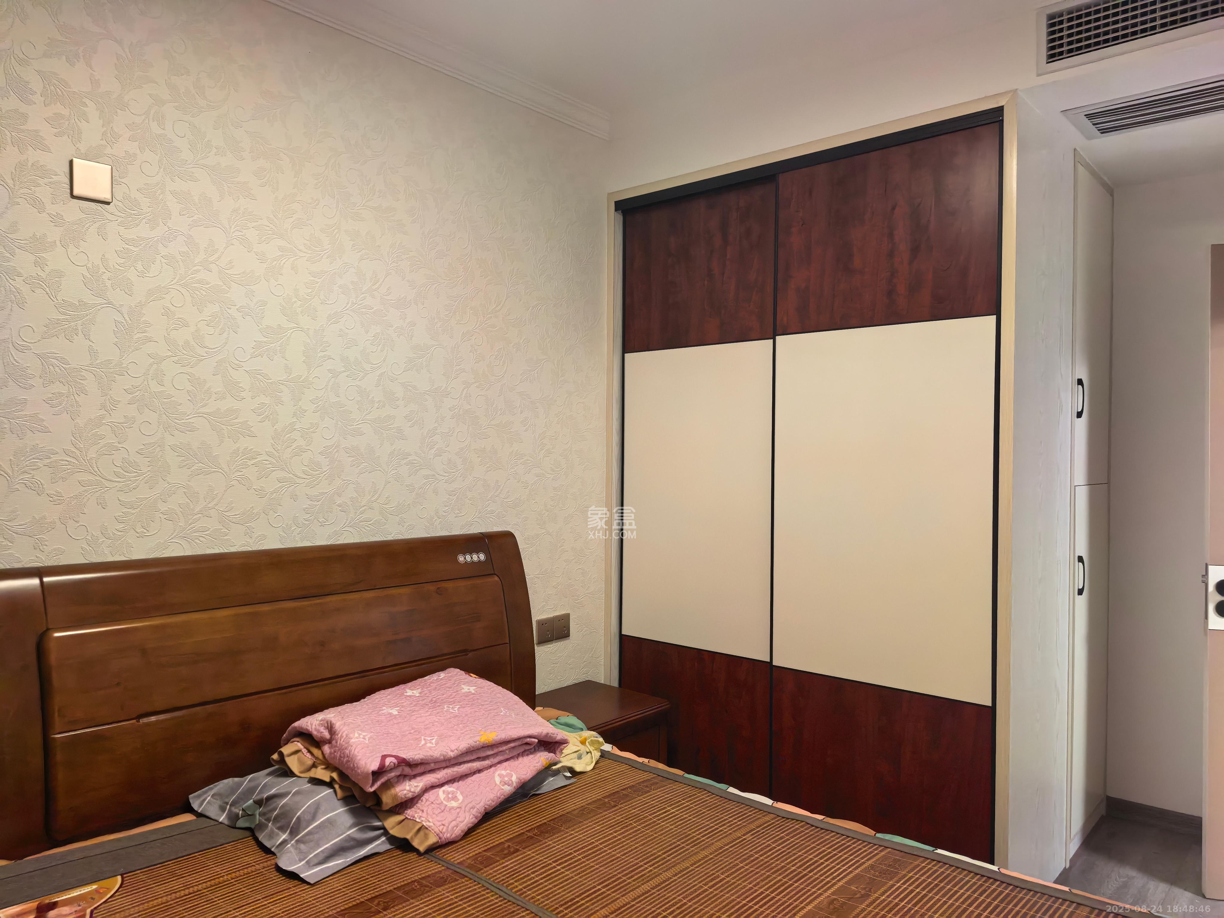 星湖湾二期洋房 4室2厅2卫 4000.0元/月 星湖湾二期洋房 4室2厅2卫 4000.0元/月室内图