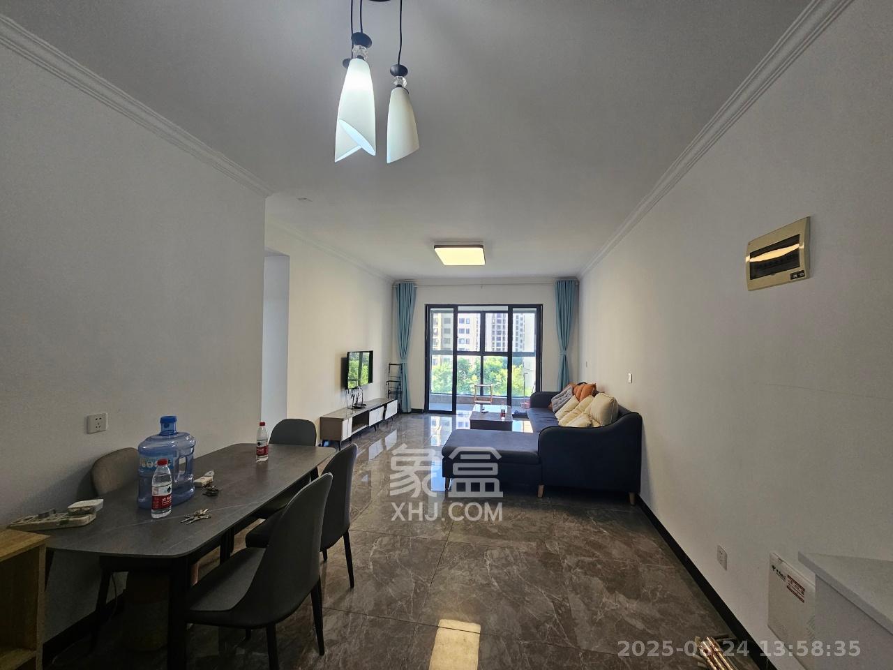 中建芙蓉嘉苑  3室2厅2卫    2300.0元/月室内图