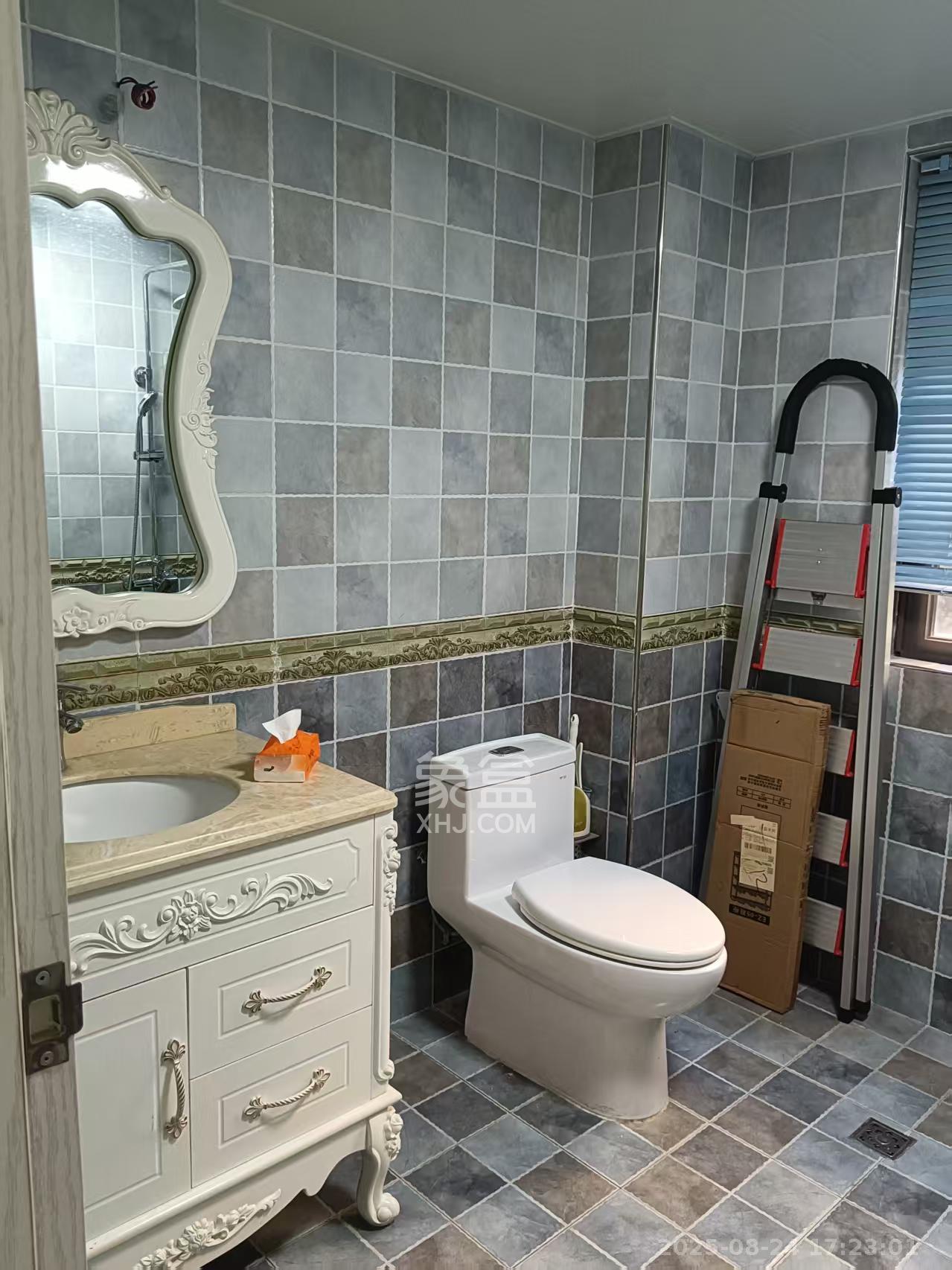 中建芙蓉嘉苑  3室2厅2卫    2600.0元/月室内图