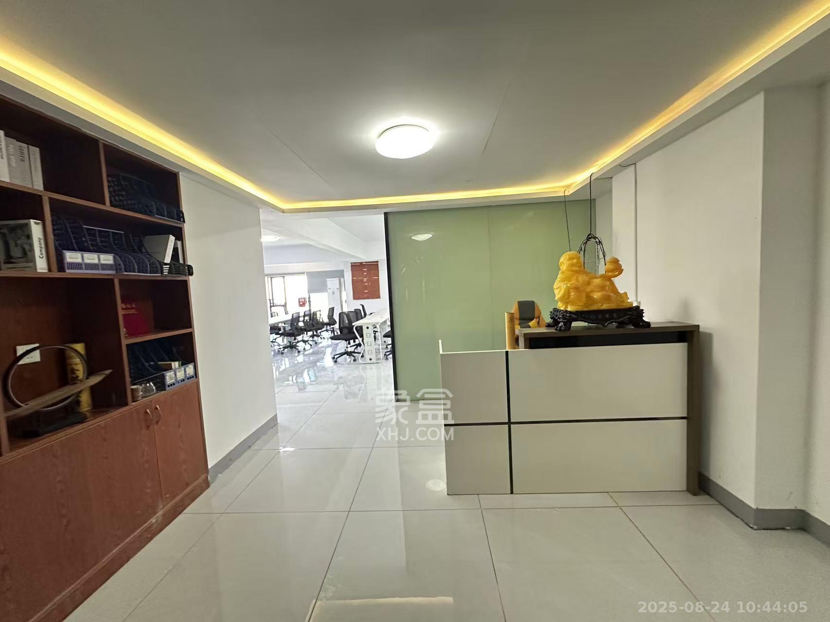 星大峰汇商务楼  2室2厅1卫    5000.0元/月 星大峰汇商务楼  2室2厅1卫    5000.0元/月室内图