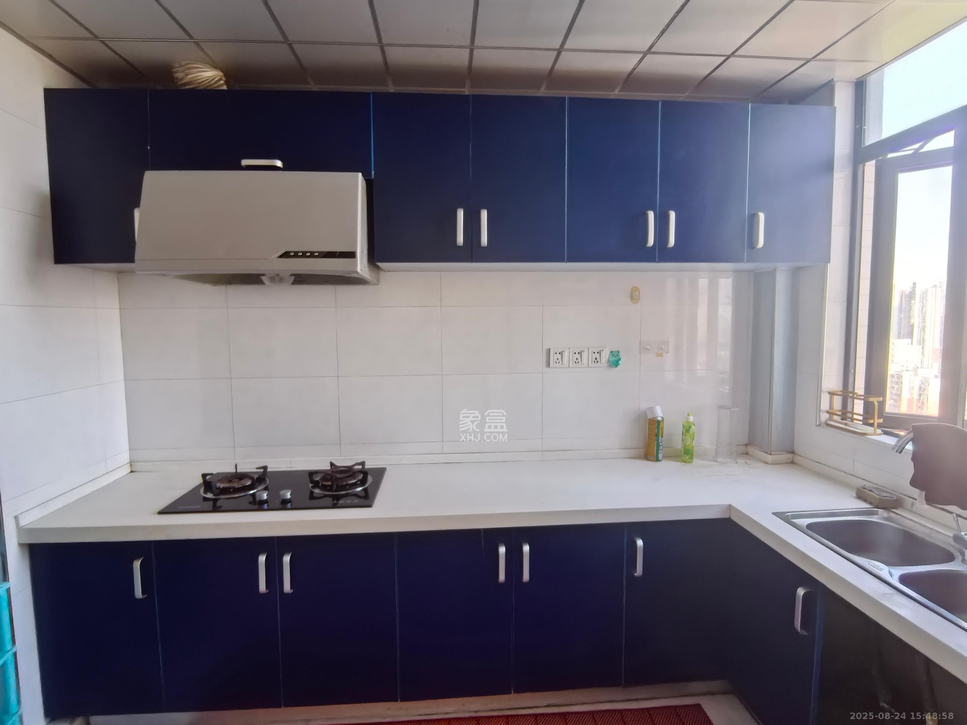 金领家族  2室2厅1卫    1700.0元/月室内图