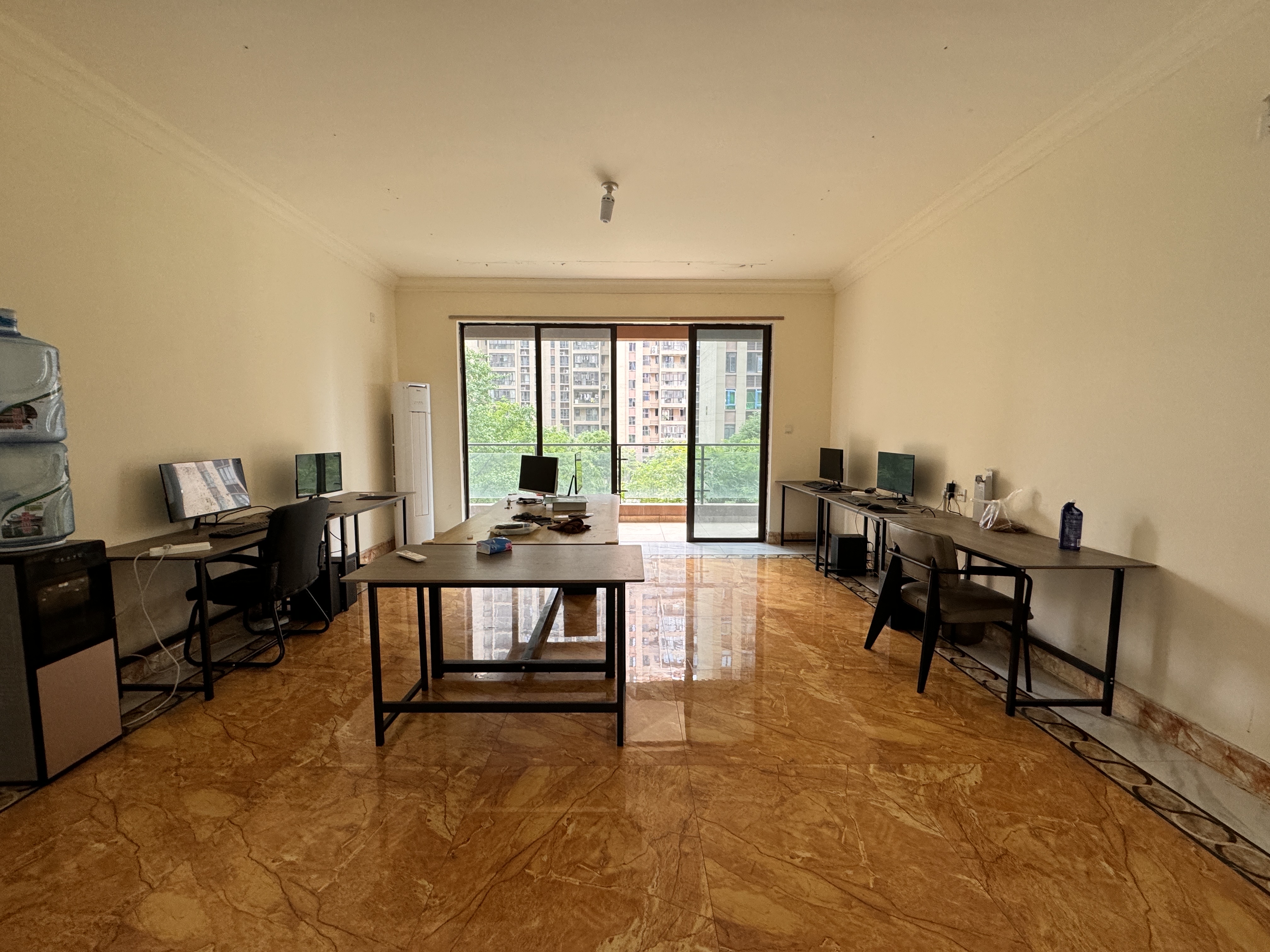 华耀碧桂园十里江湾天汇  4室2厅3卫    3000.0元/月室内图