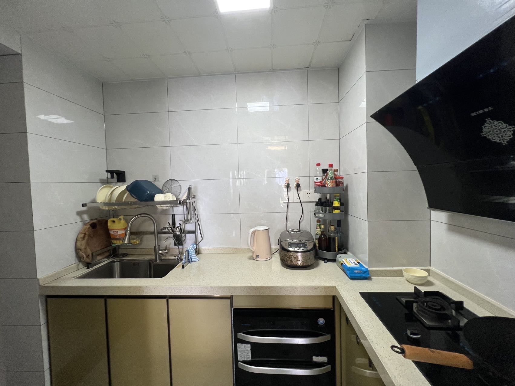 南海幸福汇  2室2厅1卫    76.0万客厅