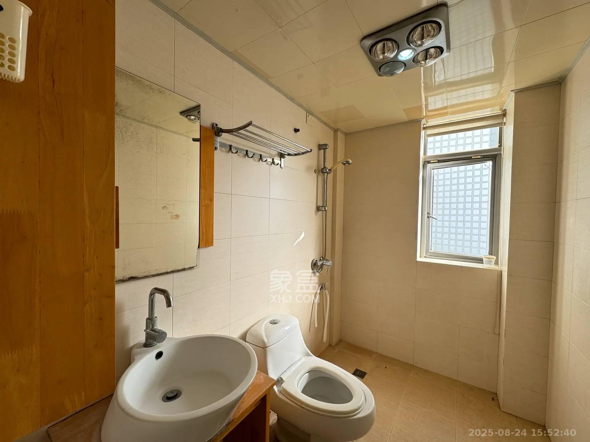 白沙世纪佳园  4室2厅1卫    2800.0元/月 白沙世纪佳园  4室2厅1卫    2800.0元/月室内图