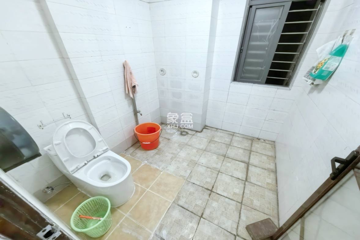 金海广场 4室2厅2卫 3400.0元/月 金海广场 4室2厅2卫 3400.0元/月室内图