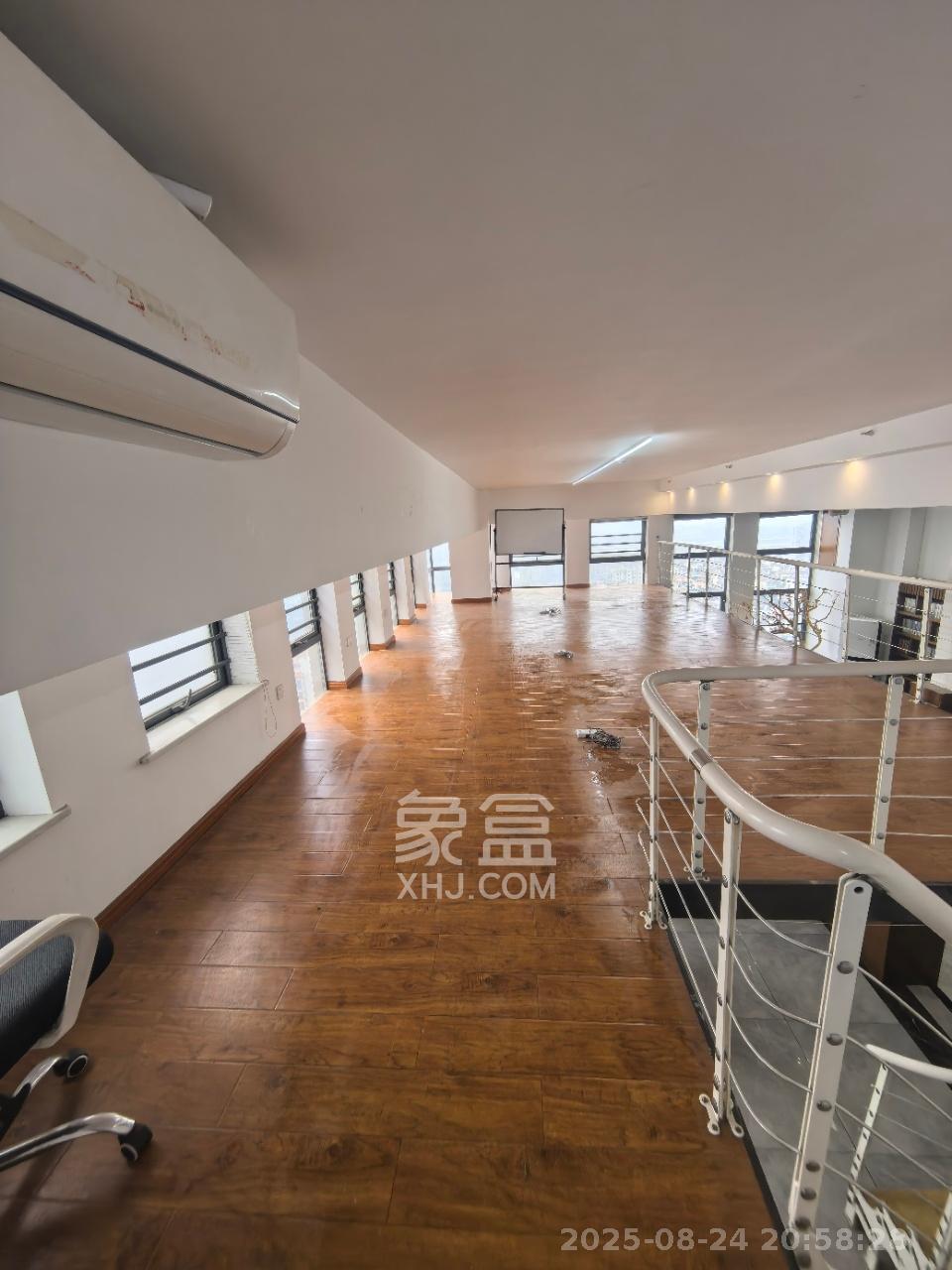 华润置地广场二期  1室1厅1卫   4700.00元/月室内图