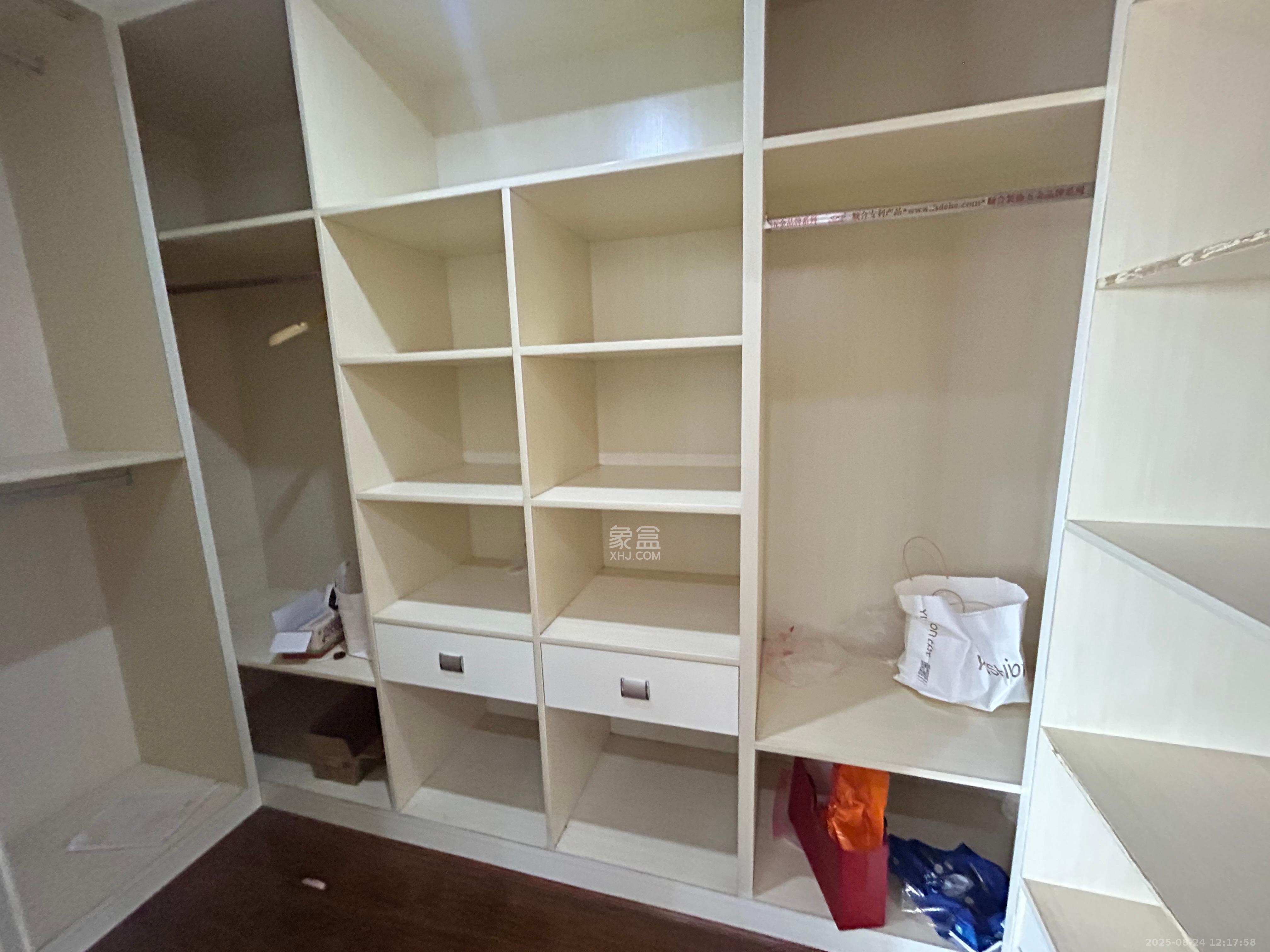 幸福庄园  4室2厅2卫    2200.0元/月 幸福庄园  4室2厅2卫    2200.0元/月室内图