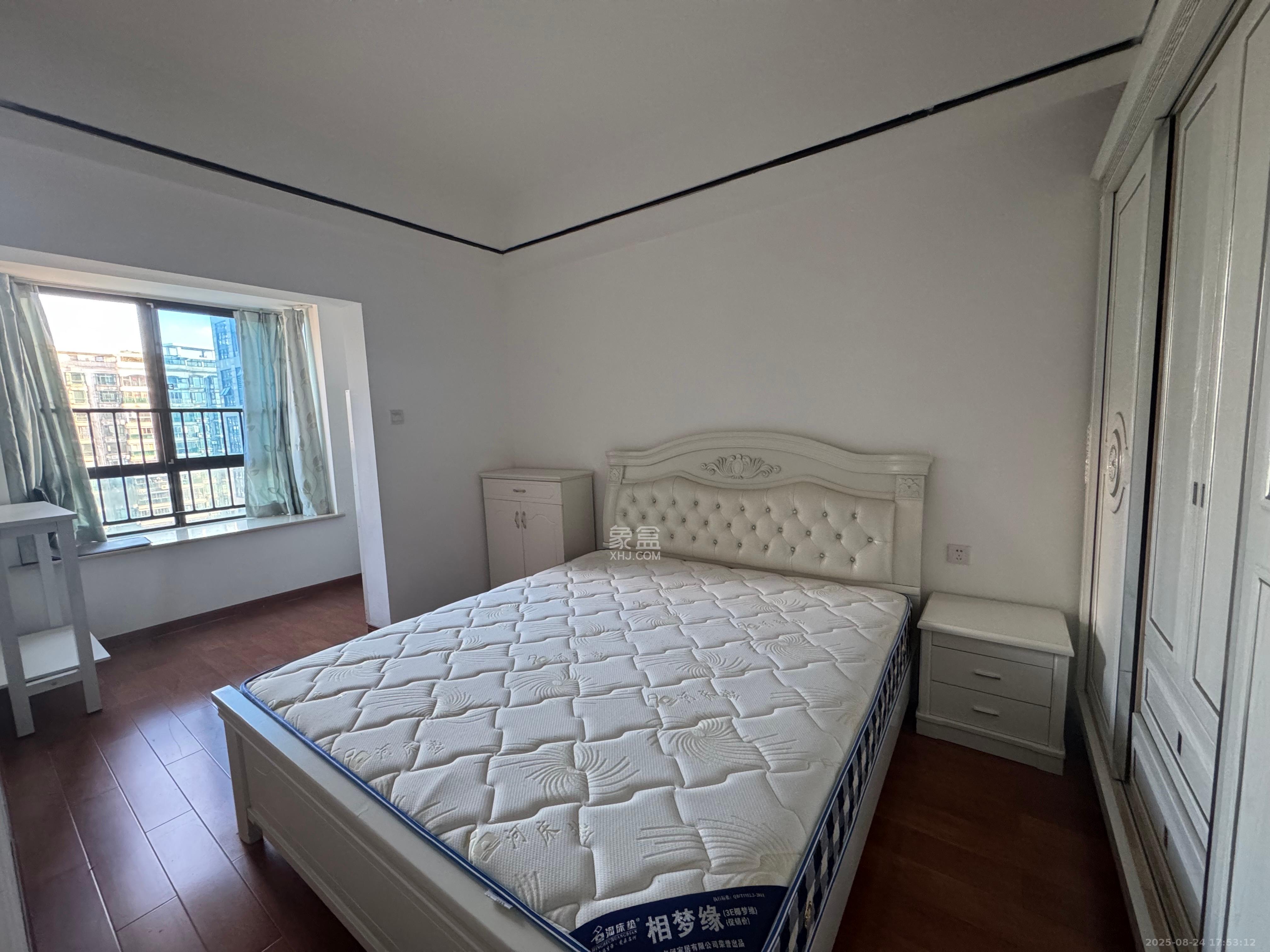 长盛上东区  1室0厅0卫    3000.0元/月 长盛上东区  1室0厅0卫    3000.0元/月室内图