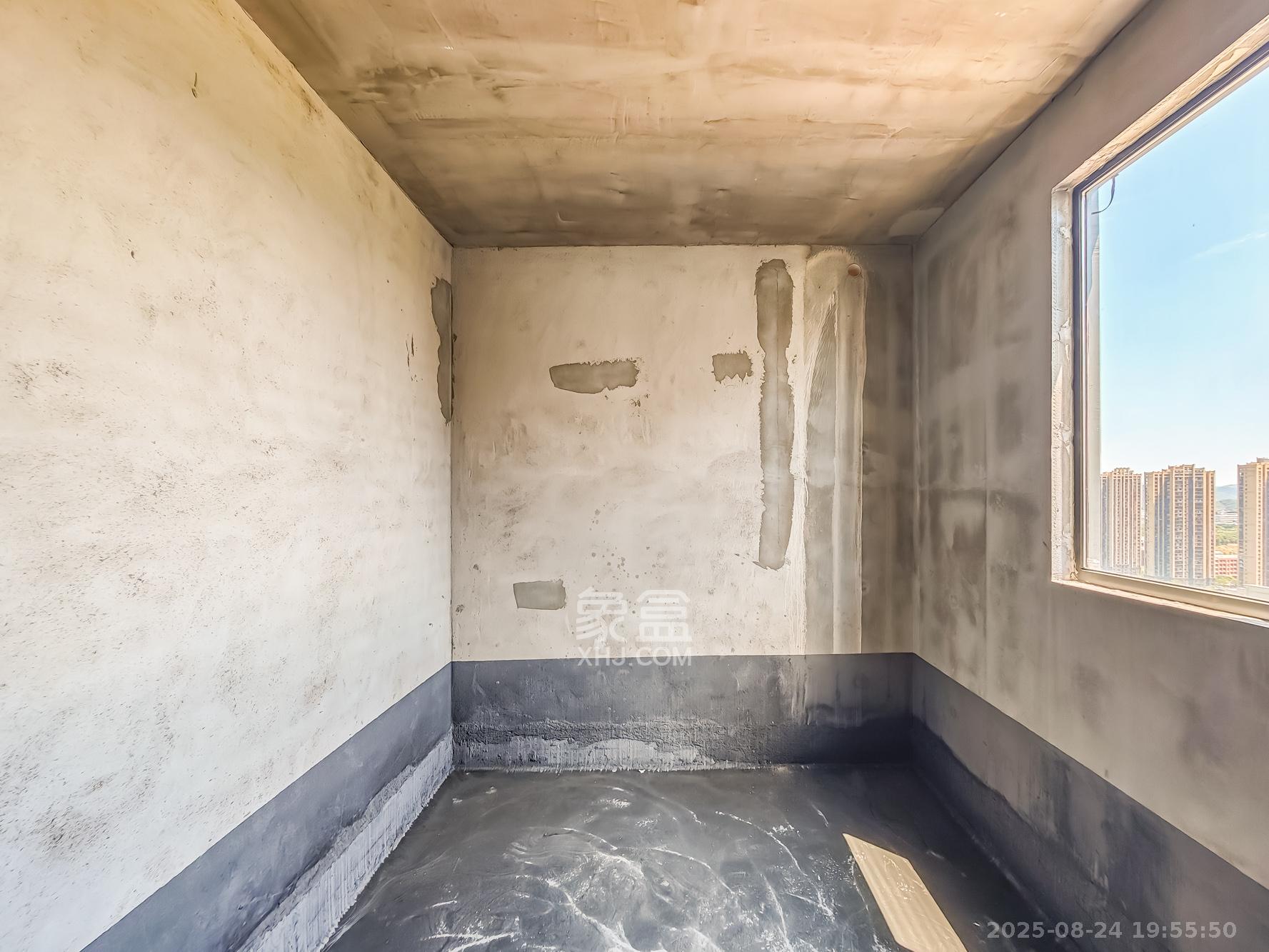 绿城桂满湘江  4室2厅2卫    172.0万卫生间