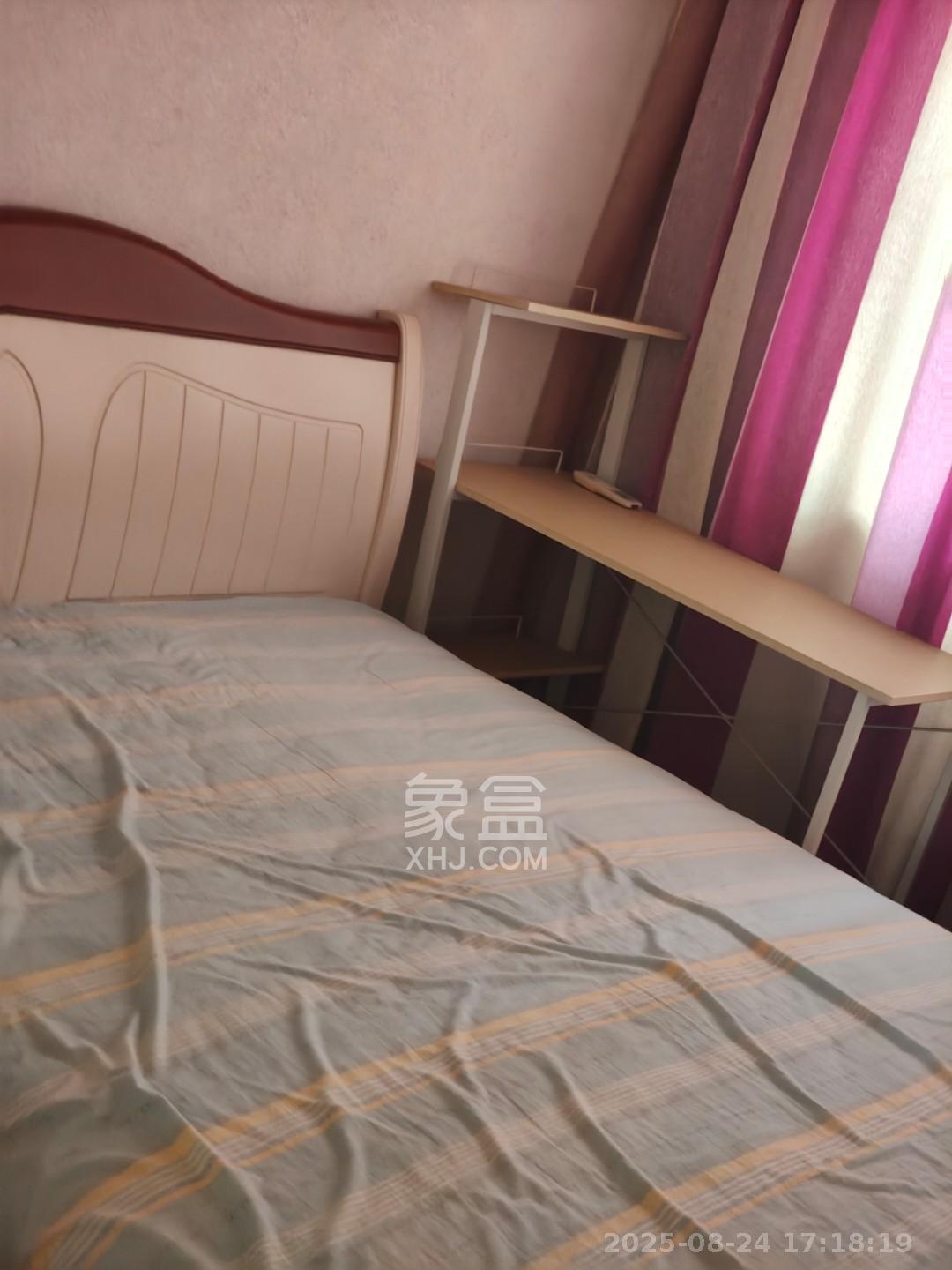 波隆城市花园  3室2厅2卫    2600.0元/月室内图