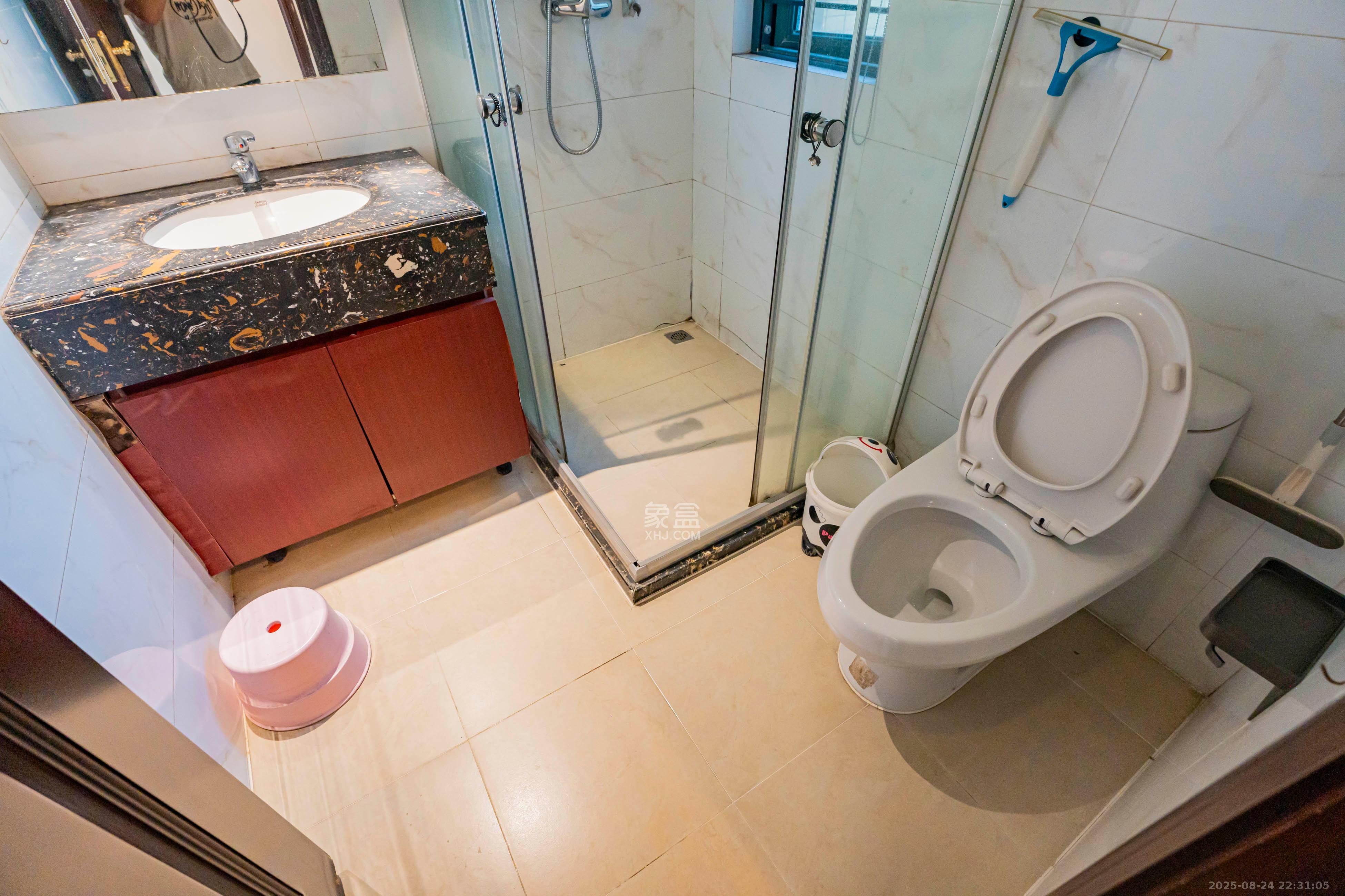 恒大雅苑 3室2厅2卫 108.0万 恒大雅苑 3室2厅2卫 108.0万卫生间