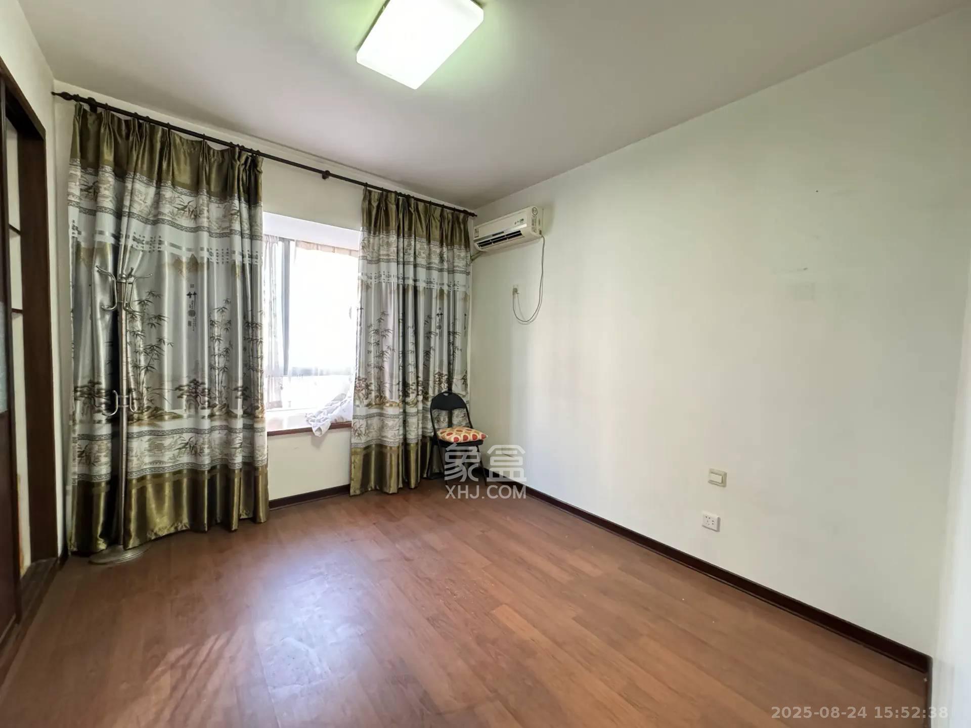 白沙世纪佳园  4室2厅1卫    2800.0元/月 白沙世纪佳园  4室2厅1卫    2800.0元/月室内图