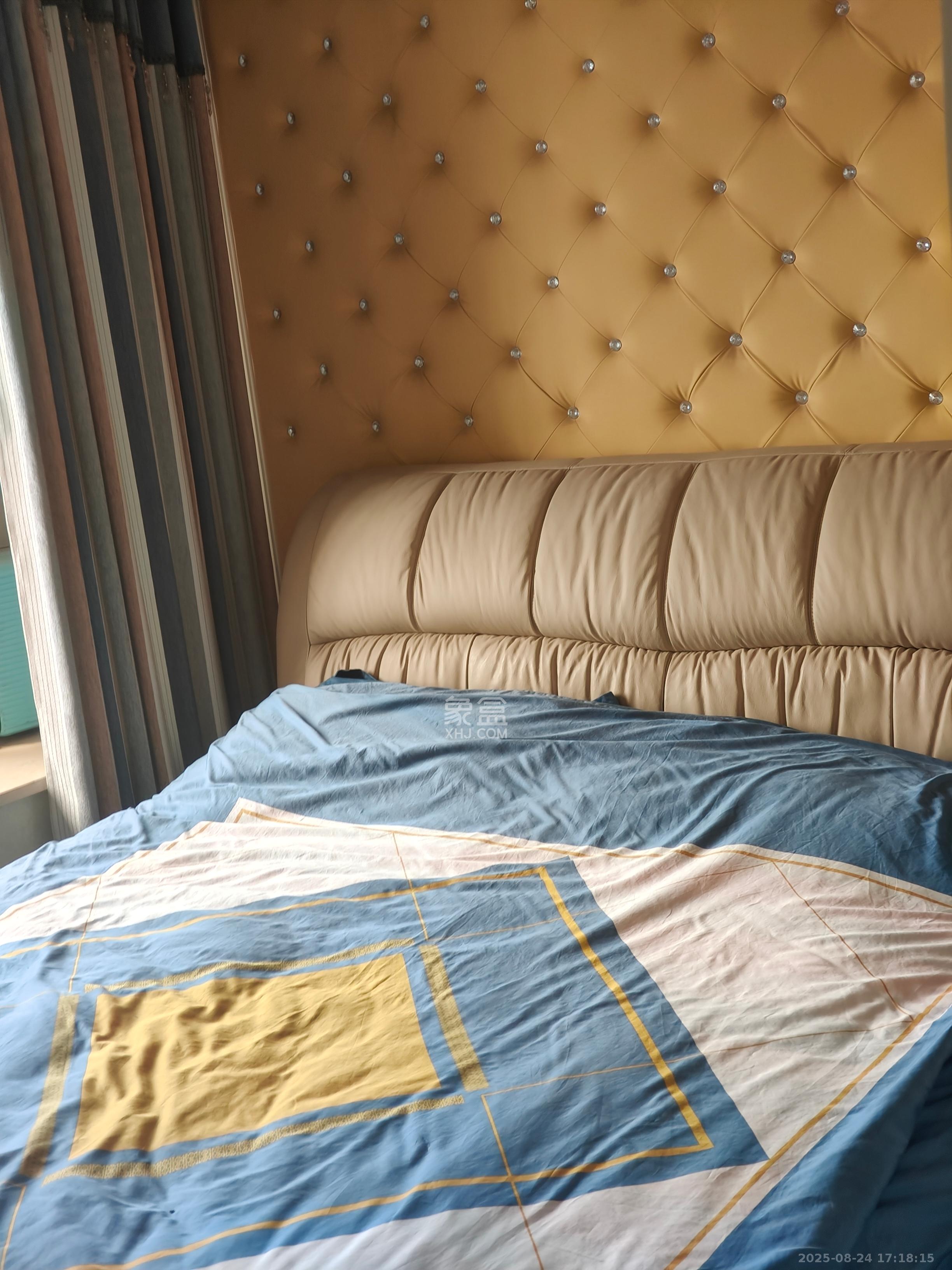 波隆城市花园  3室2厅2卫    2600.0元/月室内图