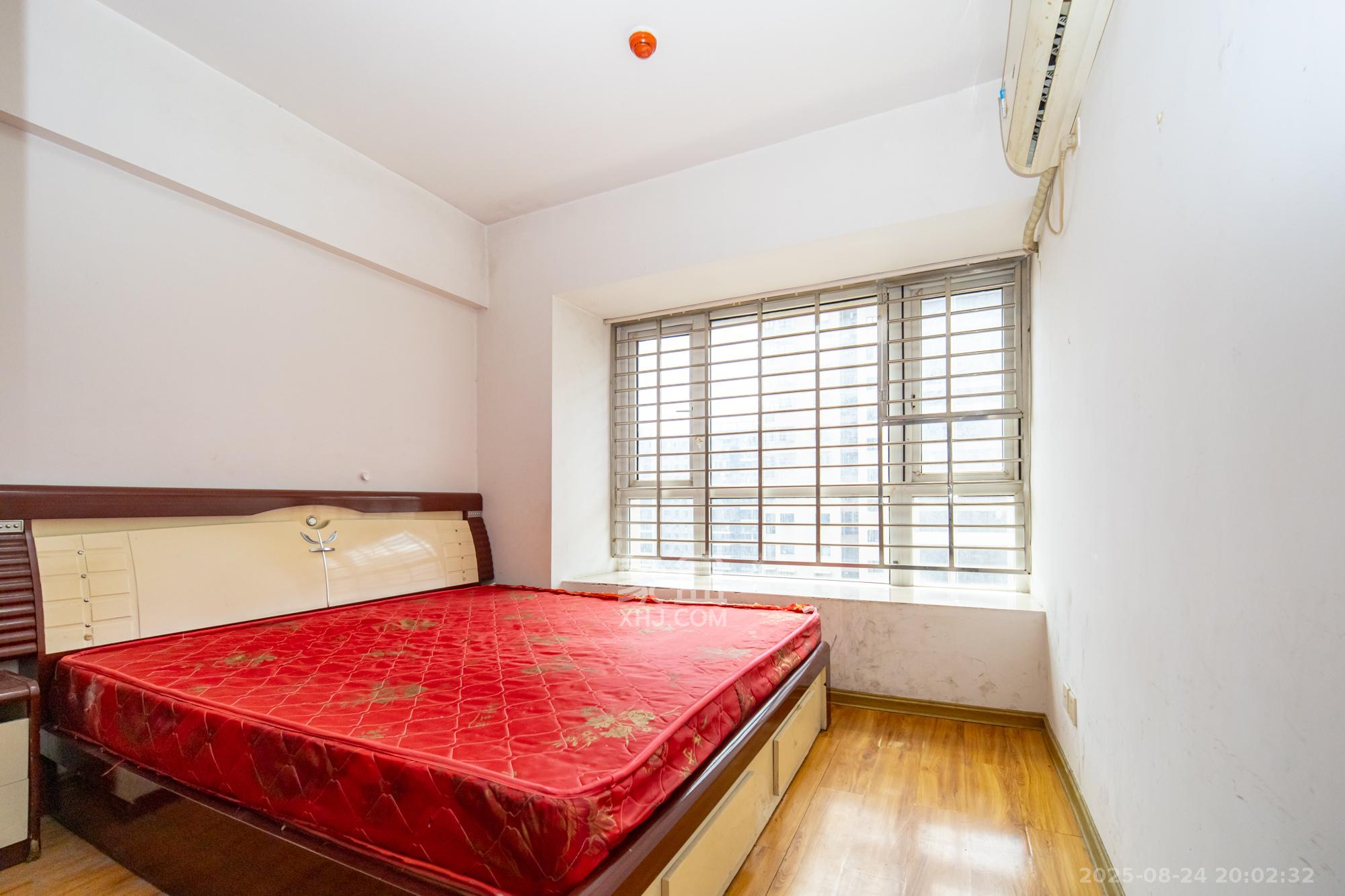 新长海广场 2室1厅1卫 36.8万 新长海广场 2室1厅1卫 36.8万卧室