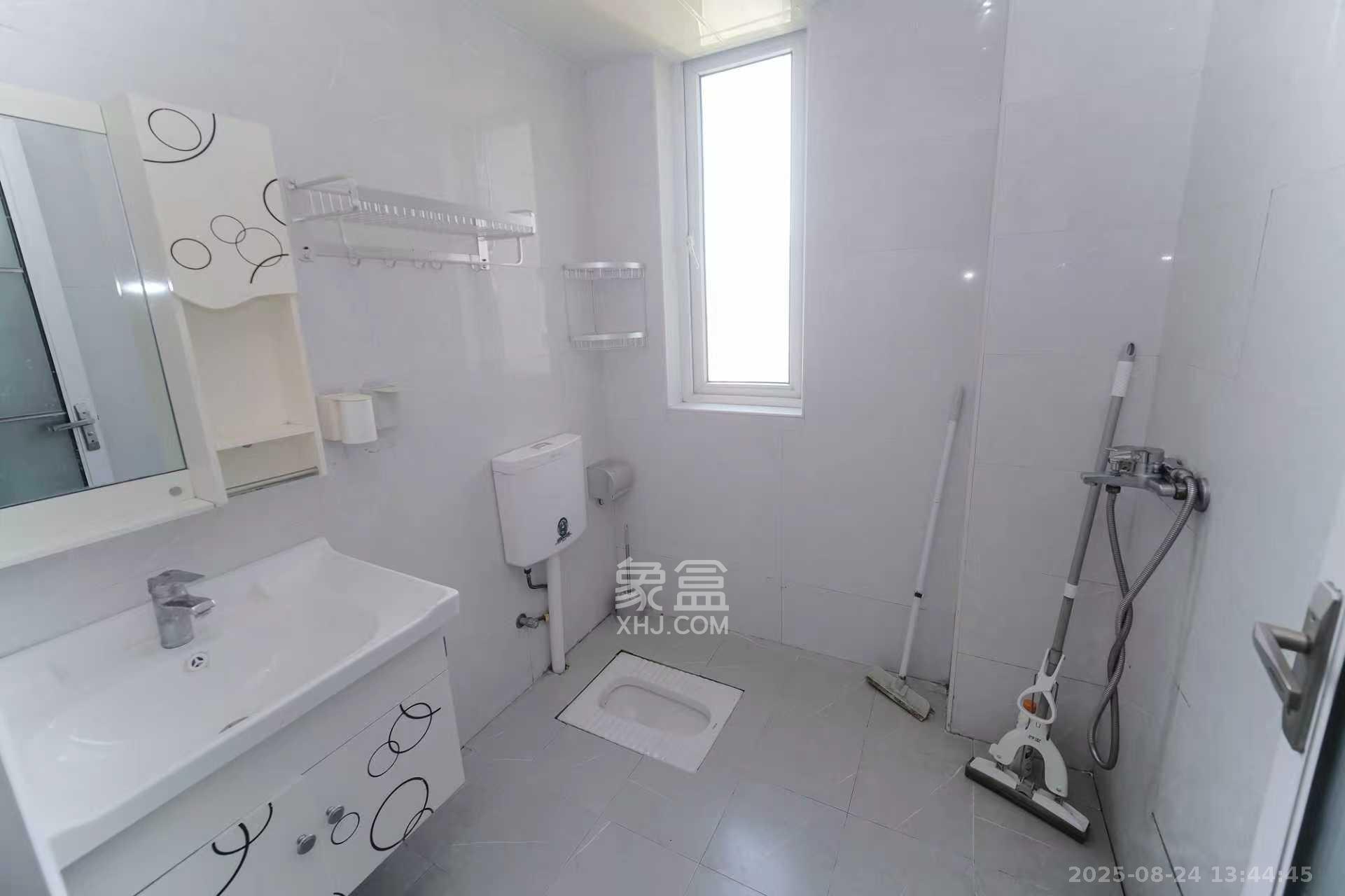 保利香槟国际  2室2厅2卫    1600.0元/月 保利香槟国际  2室2厅2卫    1600.0元/月室内图