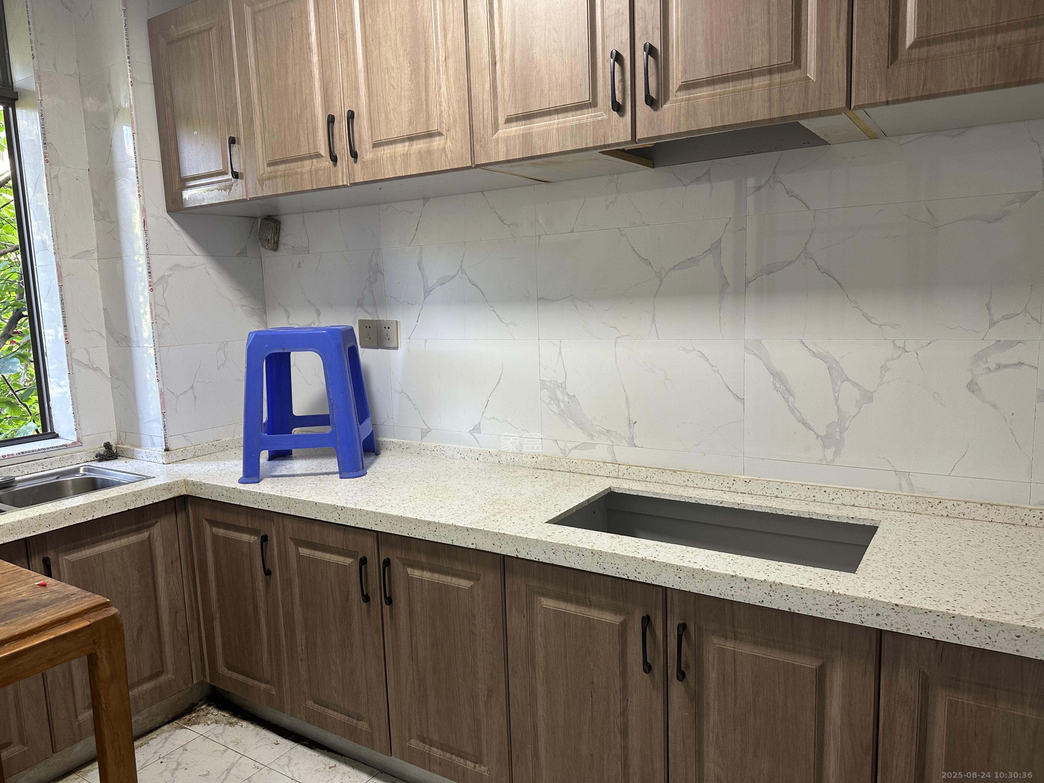 颐和佳园 3室2厅2卫 2300.00元/月 颐和佳园 3室2厅2卫 2300.00元/月室内图