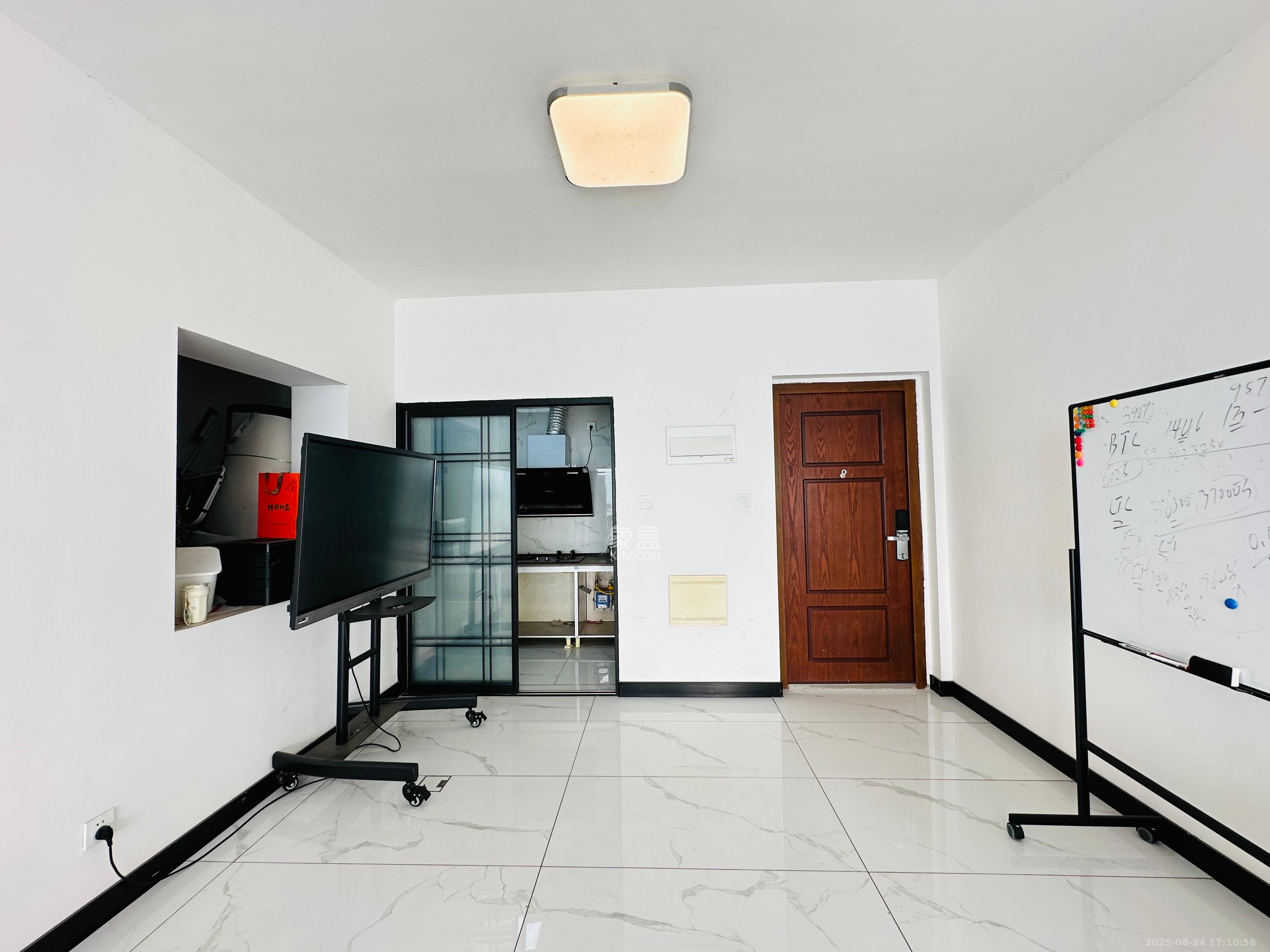 天祥水晶湾 4室2厅2卫 4500.0元/月 天祥水晶湾 4室2厅2卫 4500.0元/月室内图