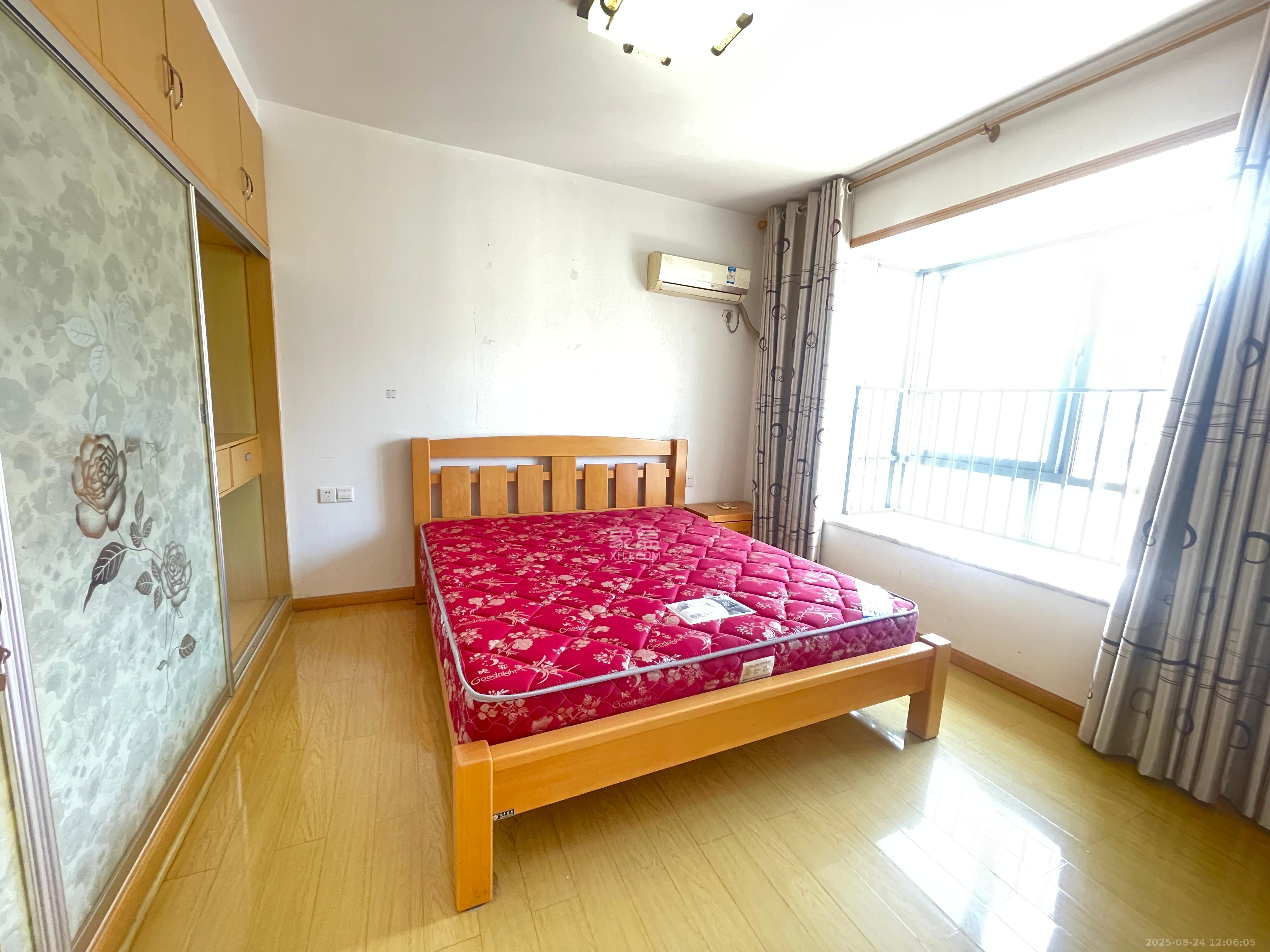 童话里  2室2厅1卫   1800.00元/月室内图