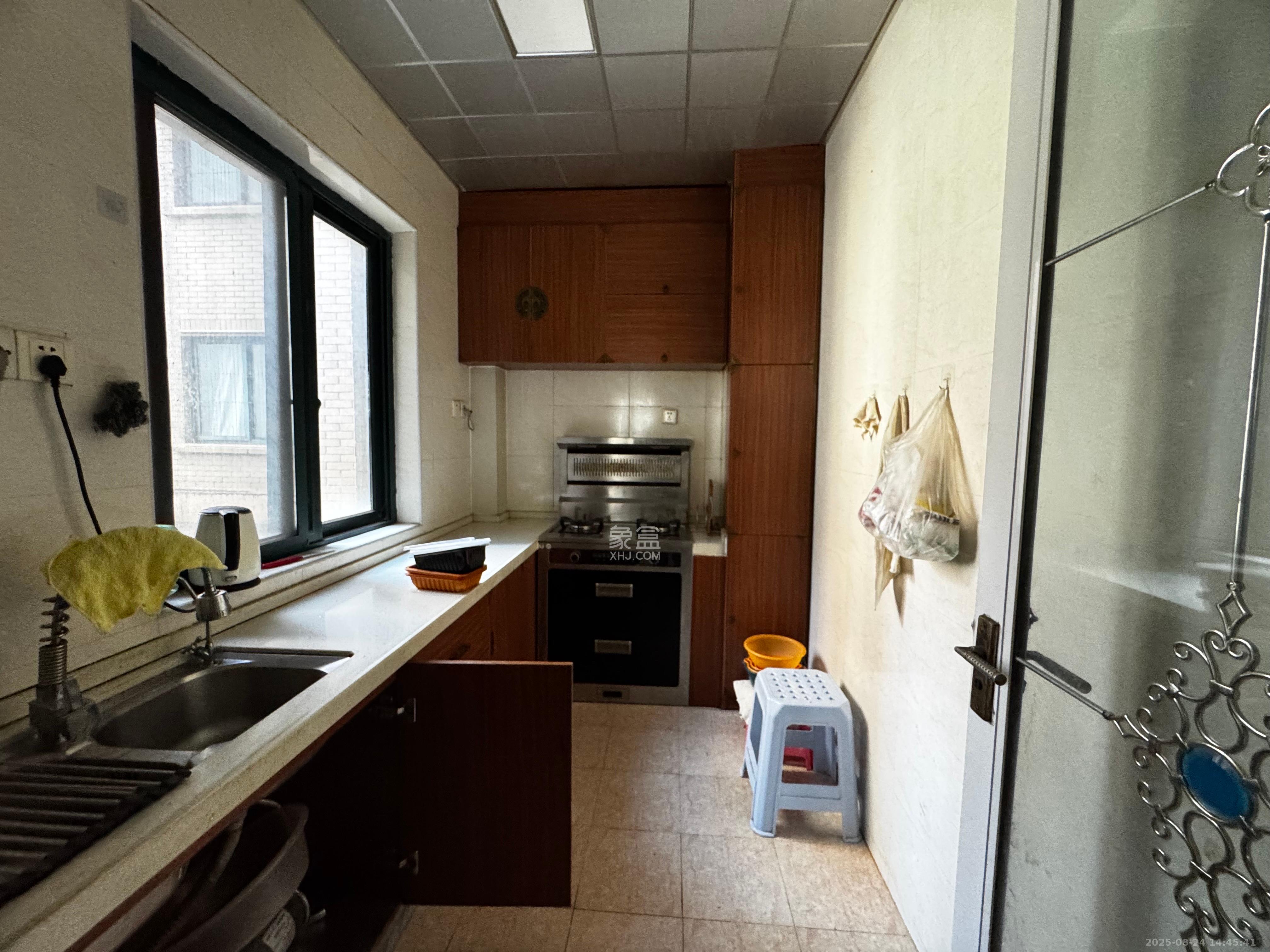 东玺门 3室2厅2卫 2600.0元/月 东玺门 3室2厅2卫 2600.0元/月室内图