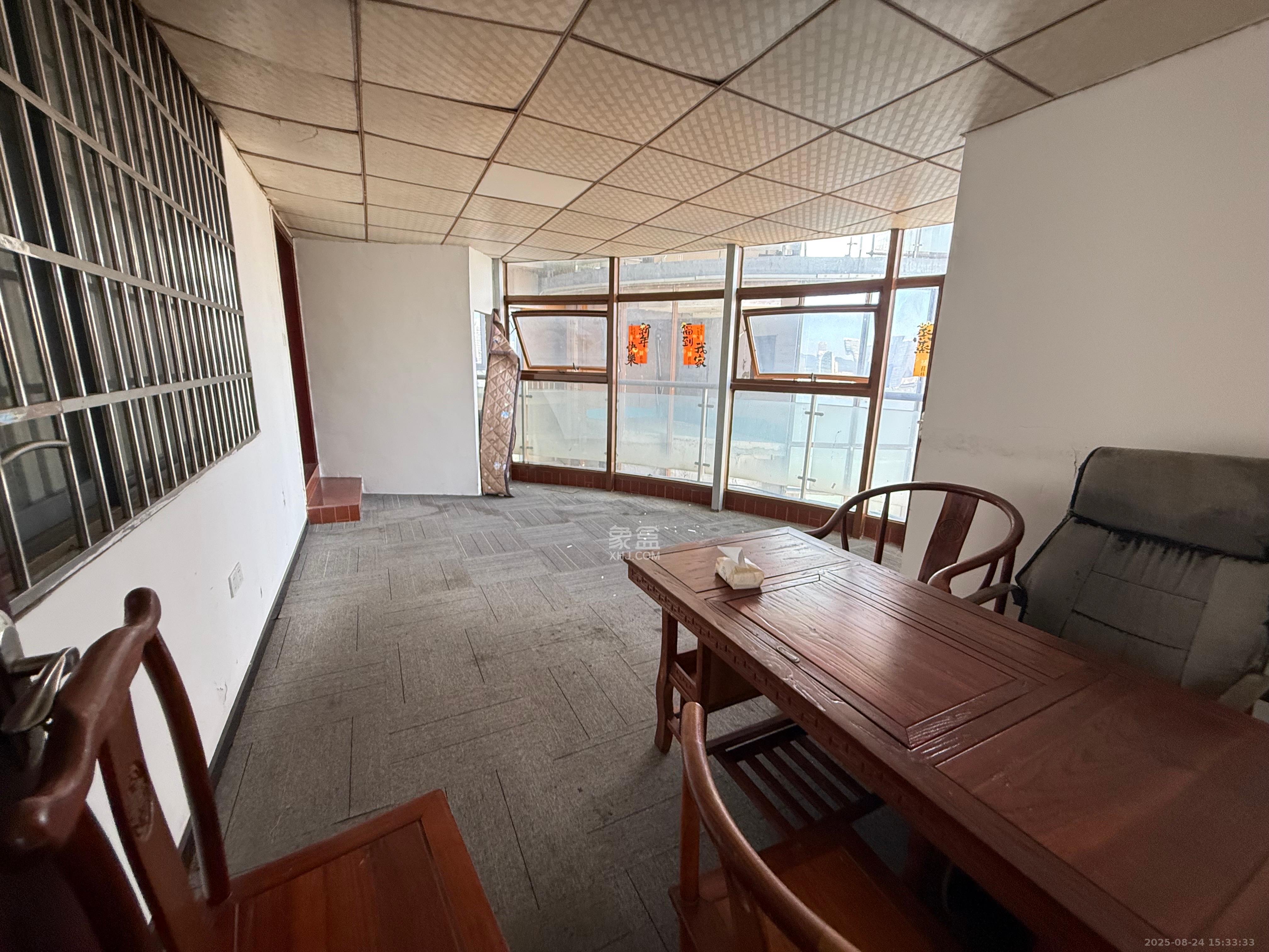 湘江世纪城富湾国际  5室2厅2卫    8600.0元/月 湘江世纪城富湾国际  5室2厅2卫    8600.0元/月室内图