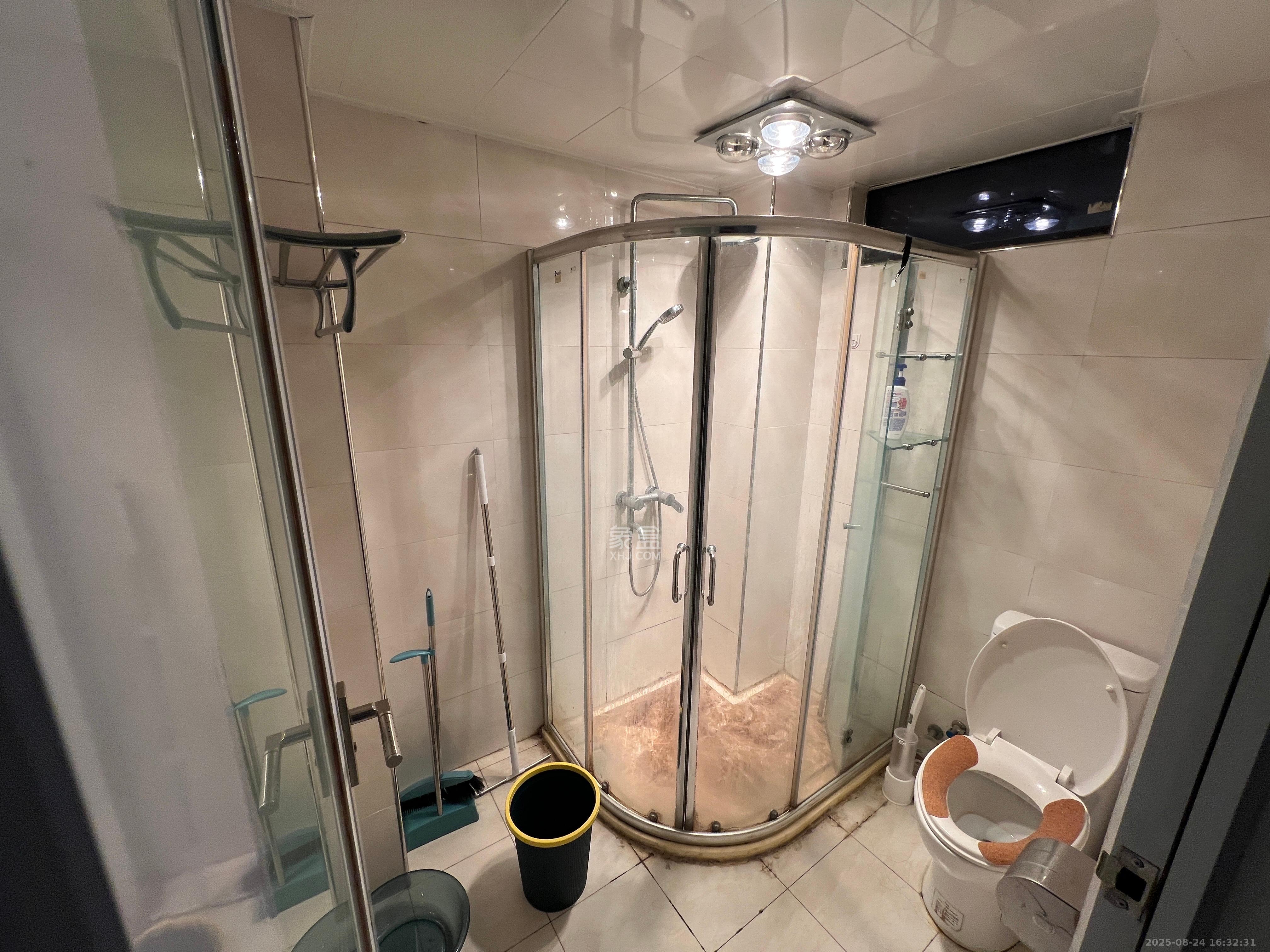 公园9号 1室2厅1卫 3700.0元/月 公园9号 1室2厅1卫 3700.0元/月室内图