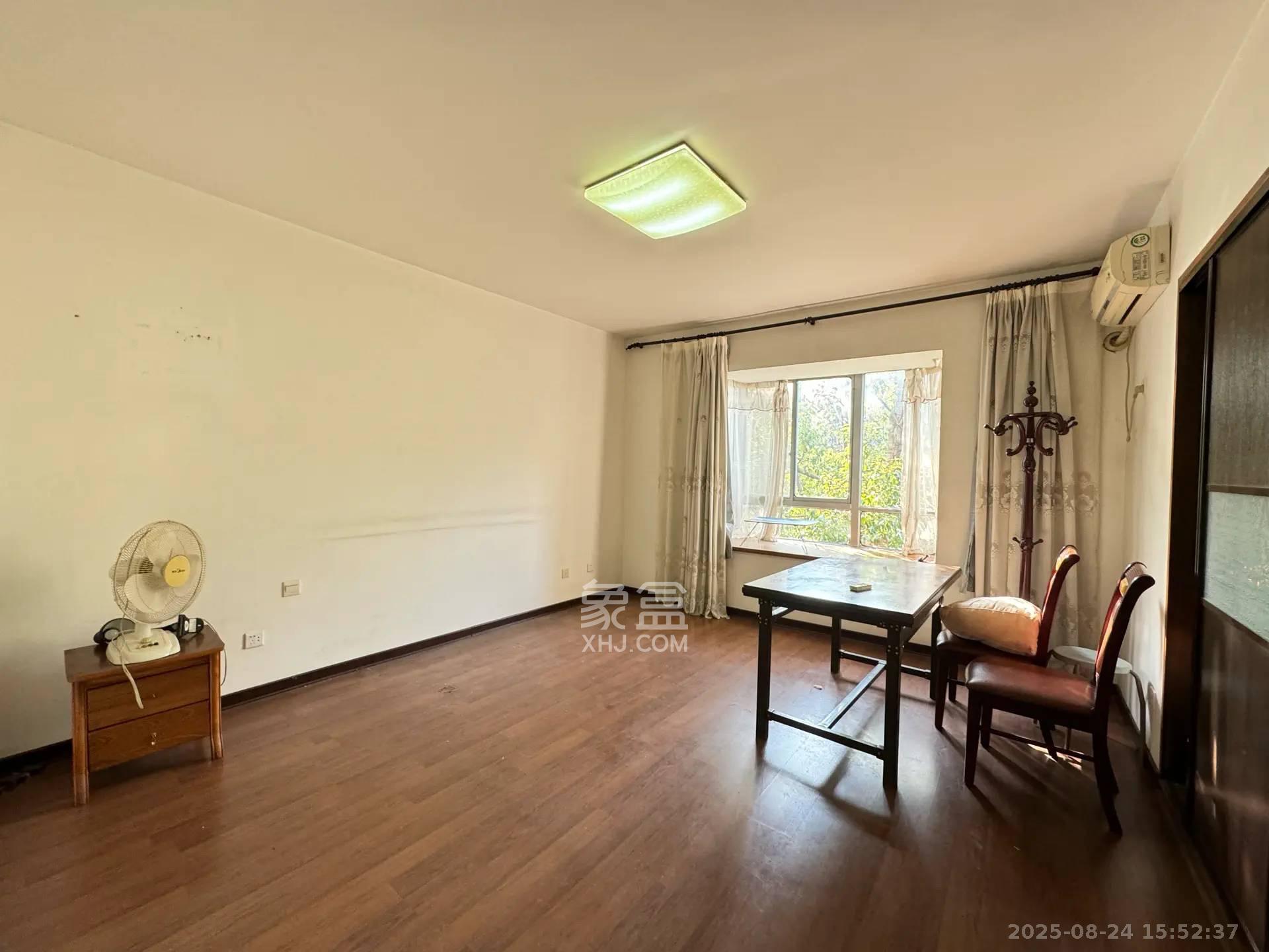 白沙世纪佳园  4室2厅1卫    2800.0元/月 白沙世纪佳园  4室2厅1卫    2800.0元/月室内图