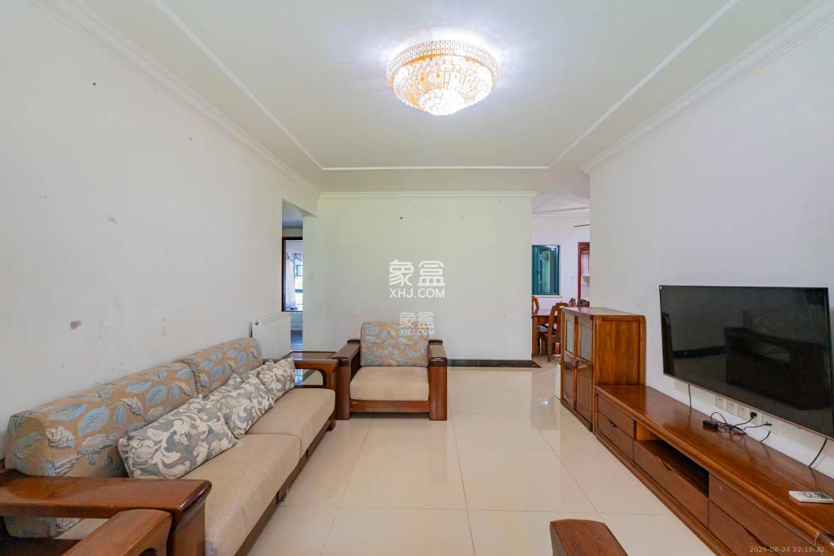 恒大雅苑 3室2厅2卫 118.0万 恒大雅苑 3室2厅2卫 118.0万客厅