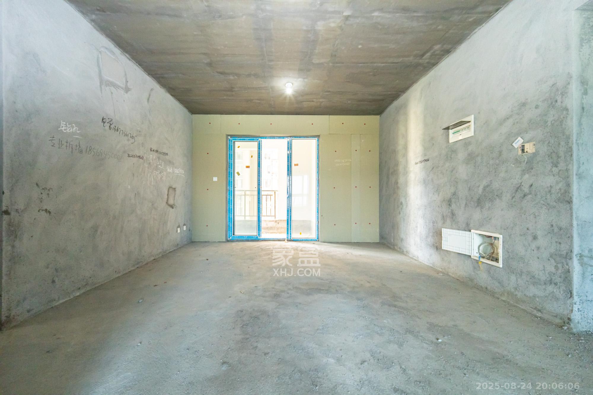 楚天世纪城西苑 3室2厅2卫 93.8万 楚天世纪城西苑 3室2厅2卫 93.8万客厅