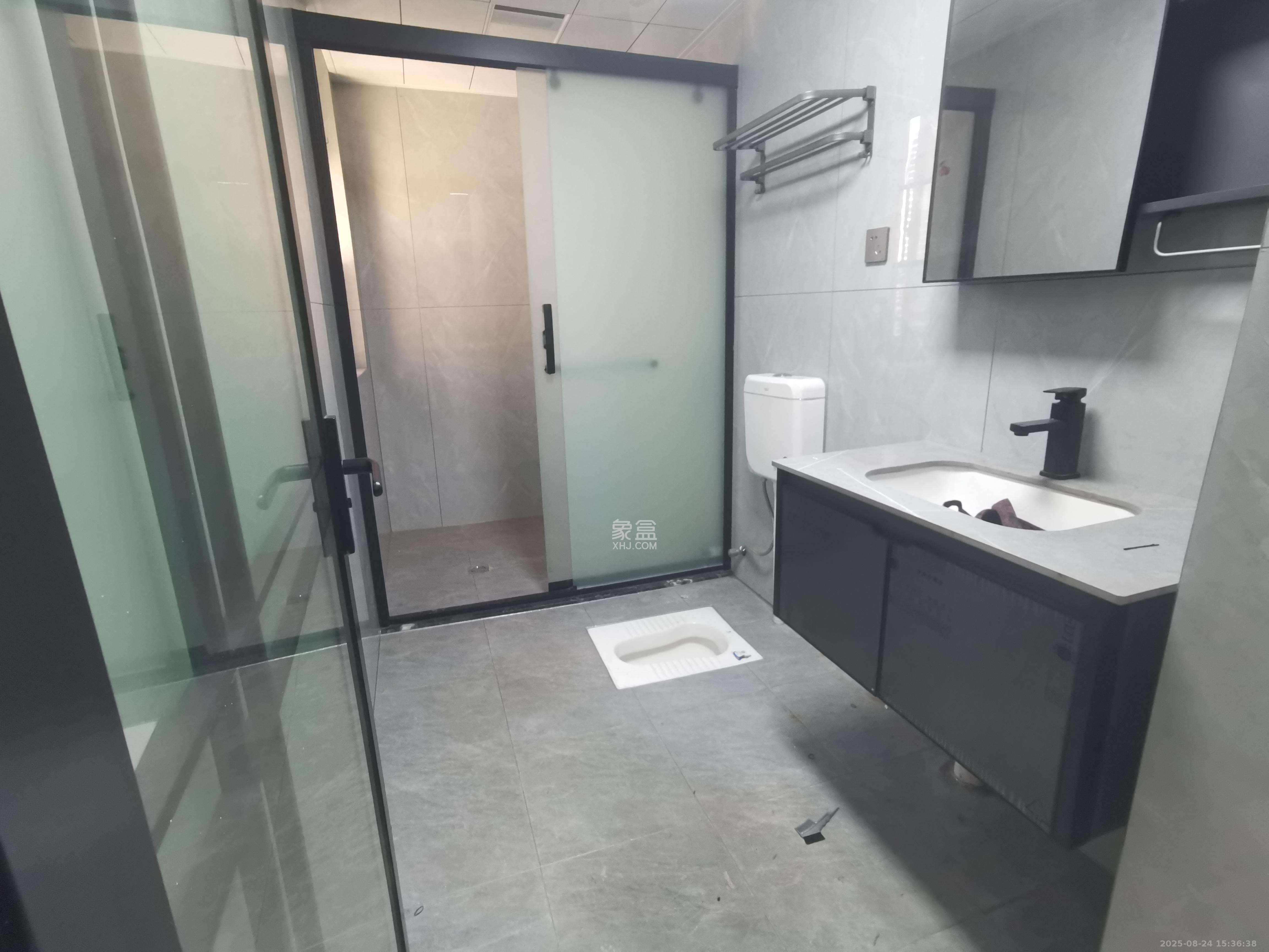 保利西海岸A区  4室2厅2卫    4200.0元/月室内图