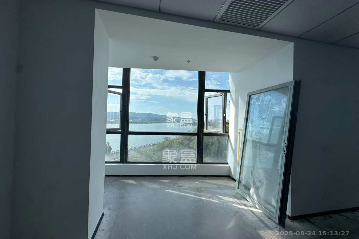 湘江颂  1室1厅1卫    8800.0元/月 湘江颂  1室1厅1卫    8800.0元/月室内图