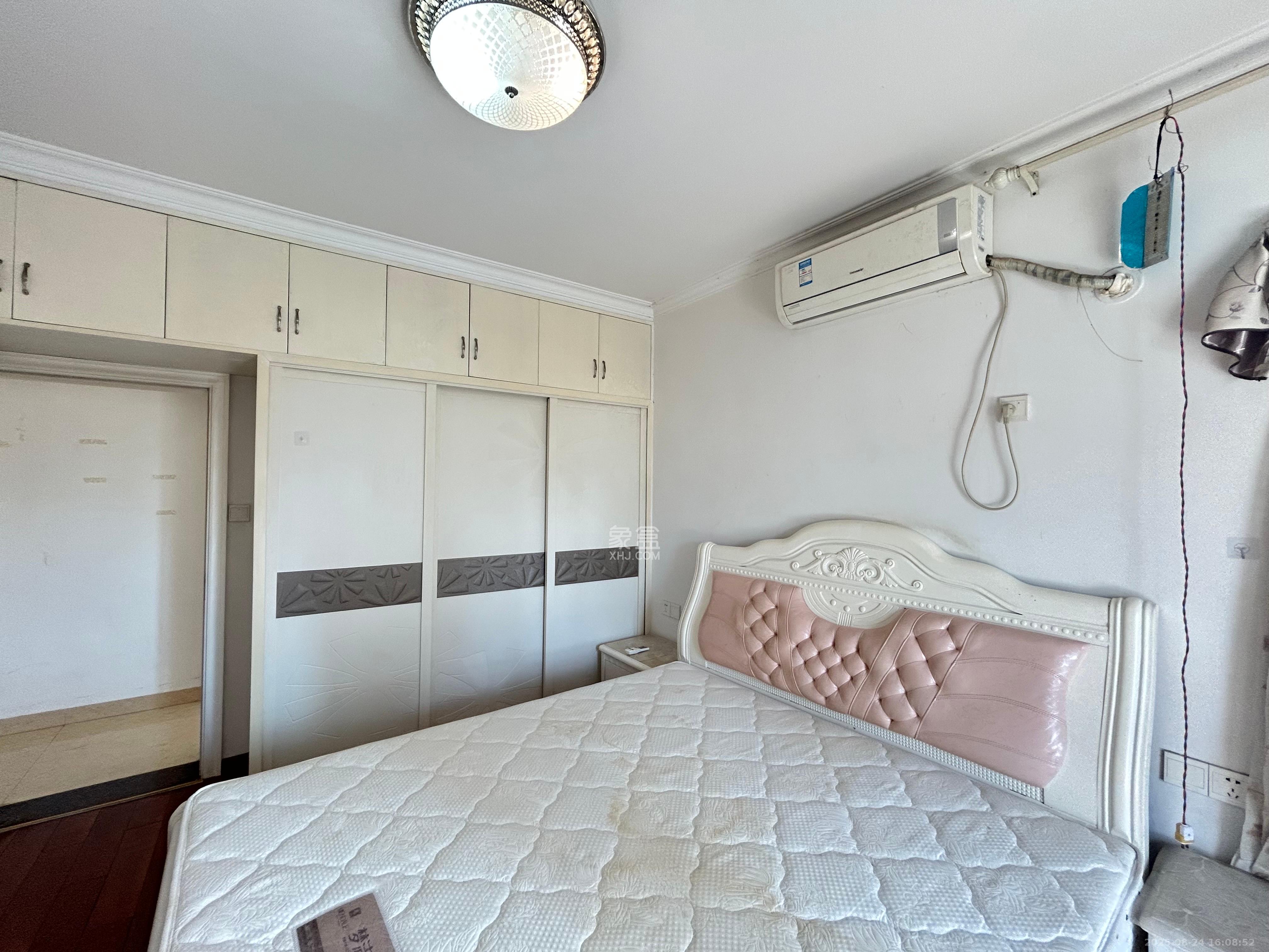 领航江阁  3室2厅2卫    2700.0元/月 领航江阁  3室2厅2卫    2700.0元/月室内图