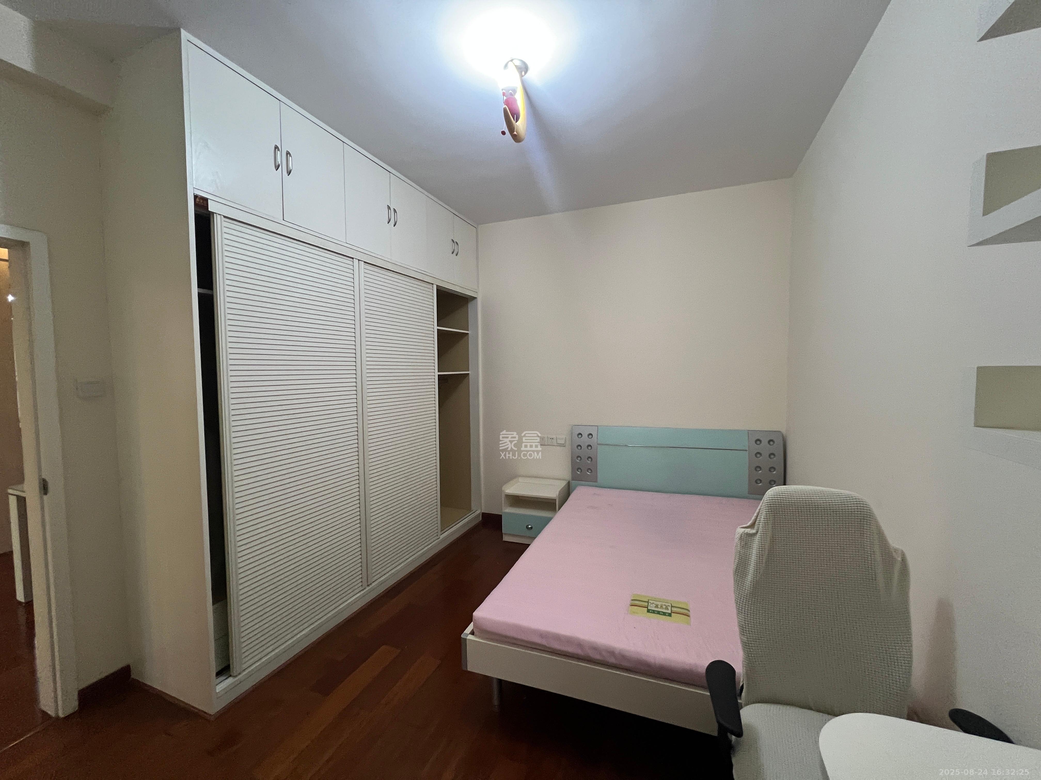 公园9号 1室2厅1卫 3700.0元/月 公园9号 1室2厅1卫 3700.0元/月室内图