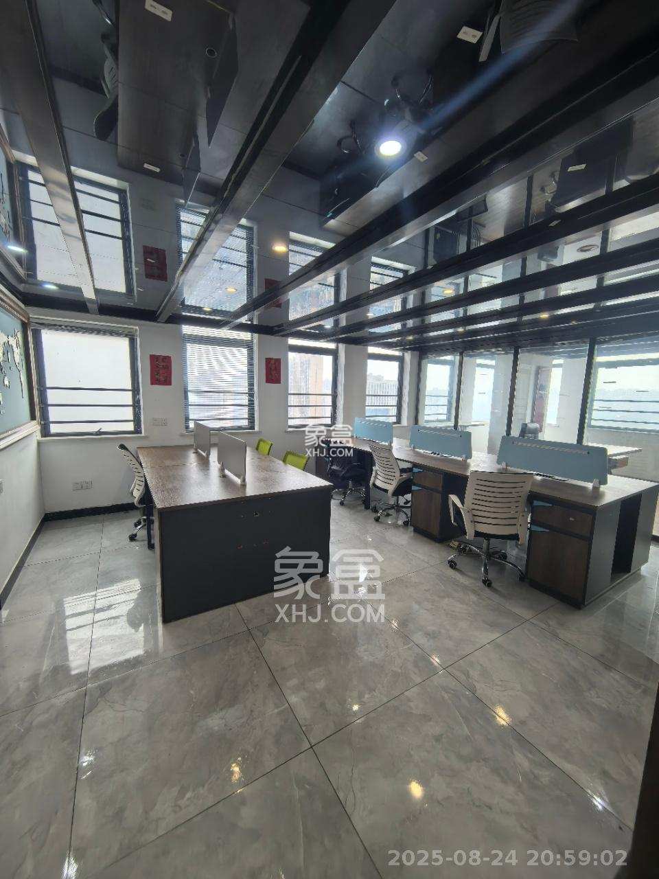 华润置地广场二期 1室1厅1卫 4700.0元/月 华润置地广场二期 1室1厅1卫 4700.0元/月室内图