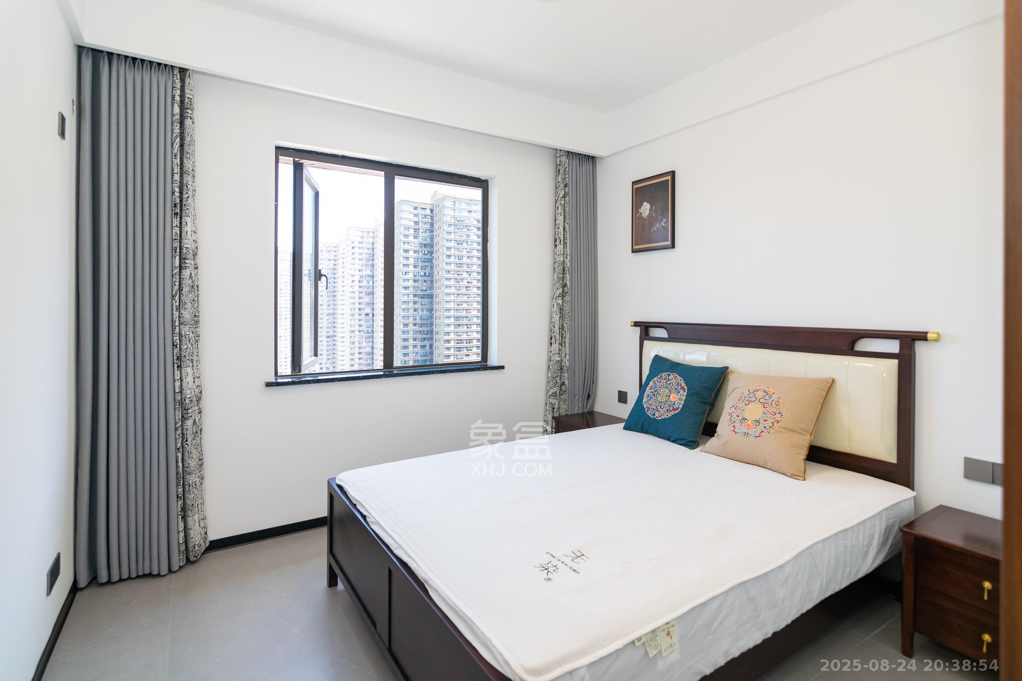 润和美郡(润和紫郡五期) 5室2厅2卫 136.8万 润和美郡(润和紫郡五期) 5室2厅2卫 136.8万卧室