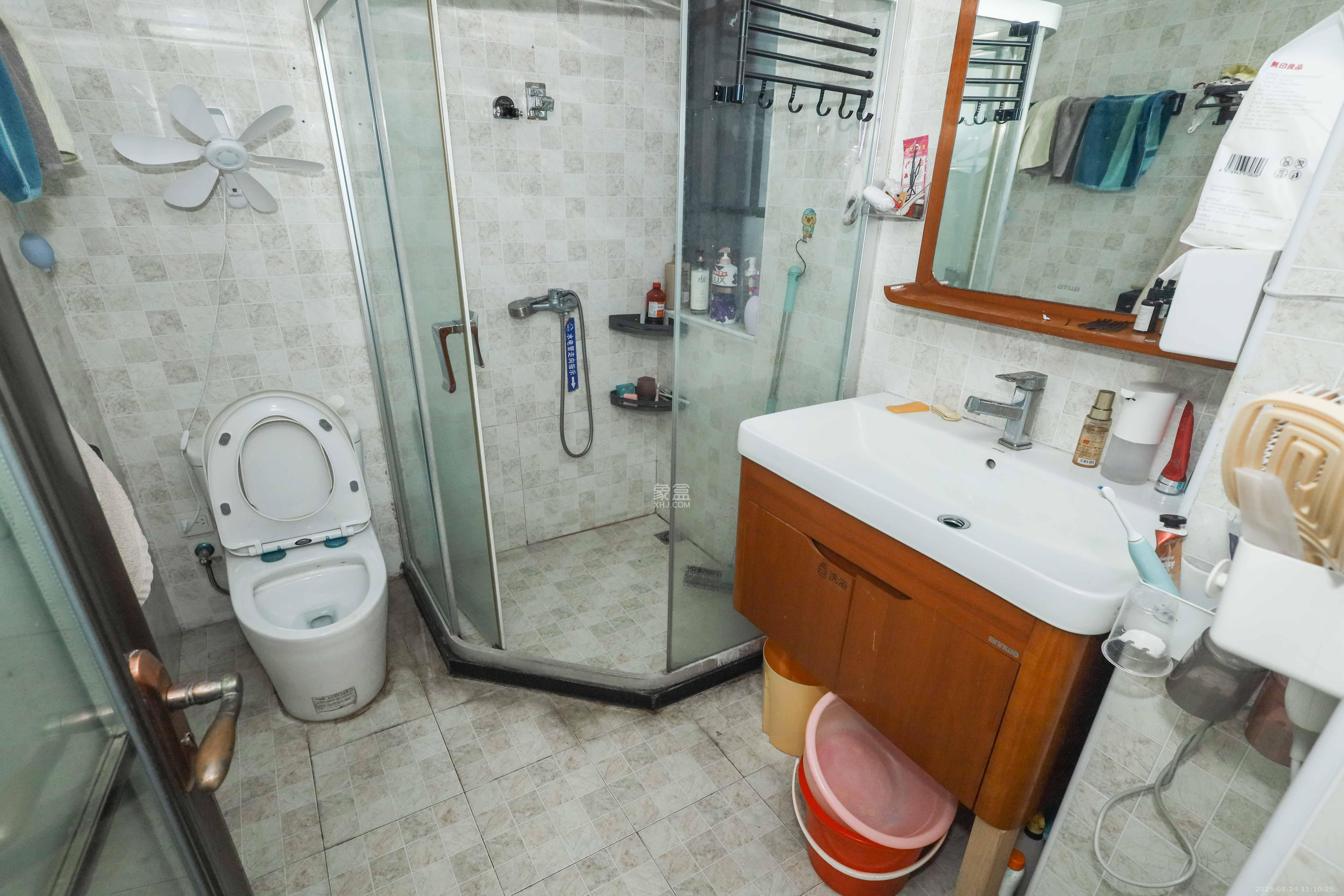 中国铁建梅溪青秀一期  3室2厅1卫    120.0万卫生间