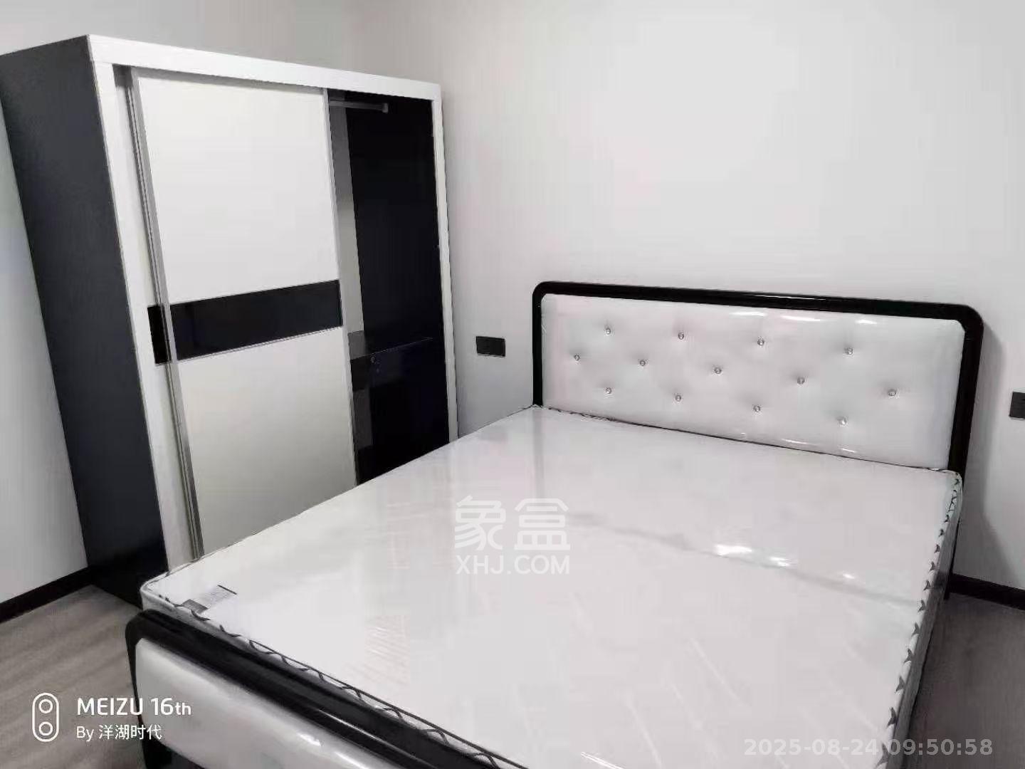 洋湖时代 3室2厅1卫 2100.0元/月 洋湖时代 3室2厅1卫 2100.0元/月室内图