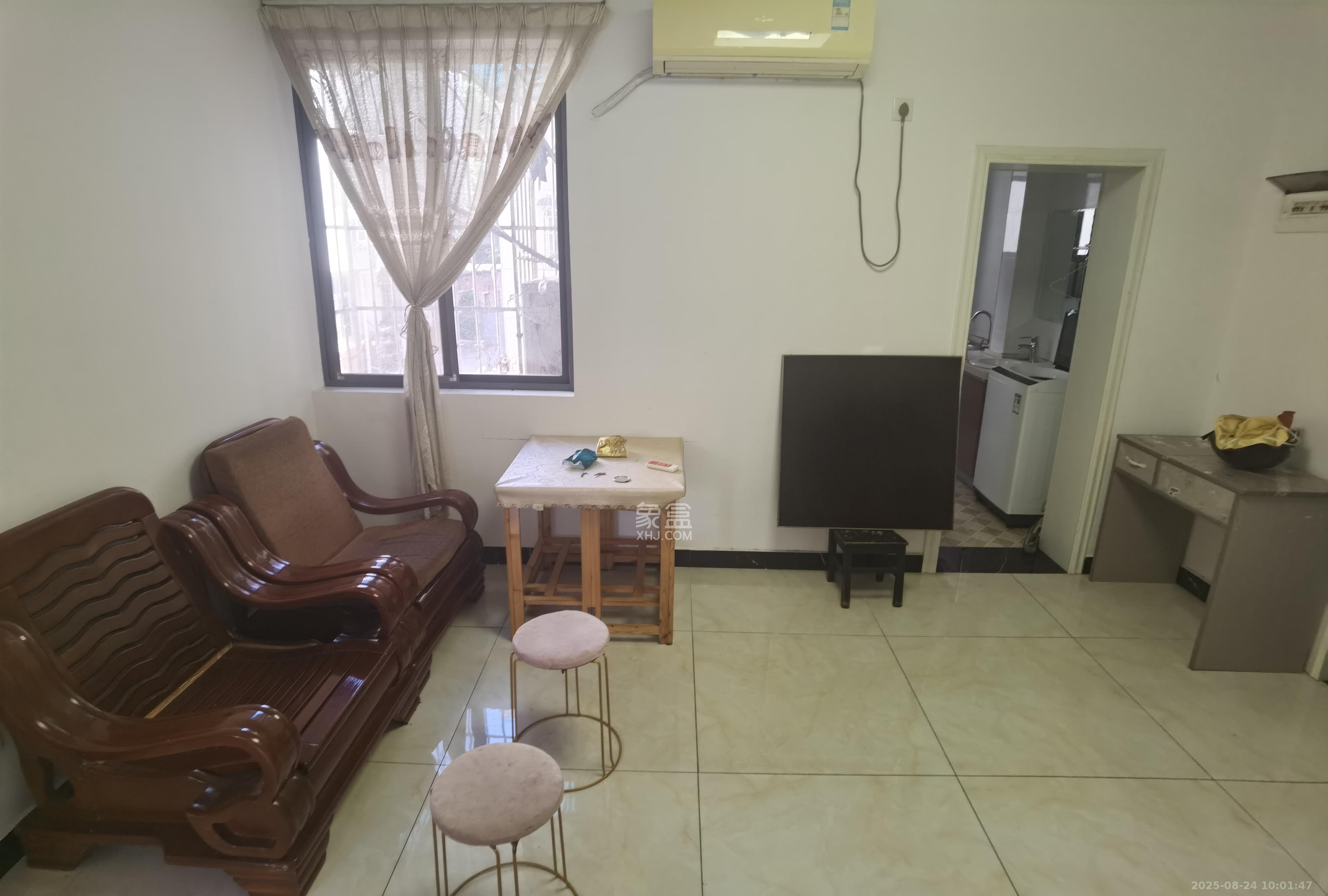 茶园坡社区(原王家冲社区)  3室1厅1卫    1800.0元/月 茶园坡社区(原王家冲社区)  3室1厅1卫    1800.0元/月室内图