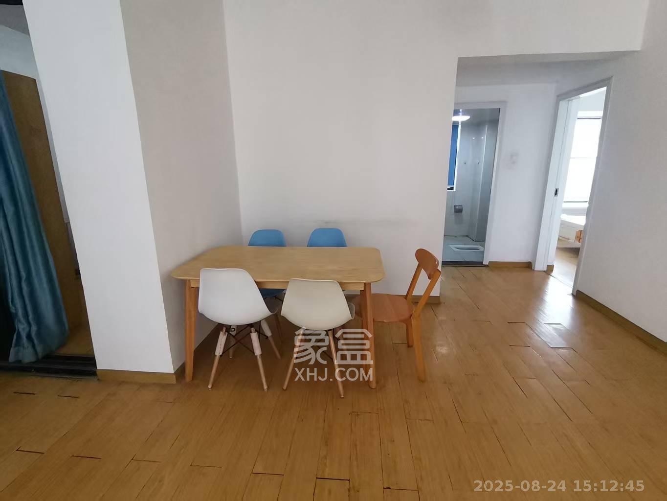 天鸿天府(天鸿中央大院) 4室2厅2卫 2600.0元/月 天鸿天府(天鸿中央大院) 4室2厅2卫 2600.0元/月室内图