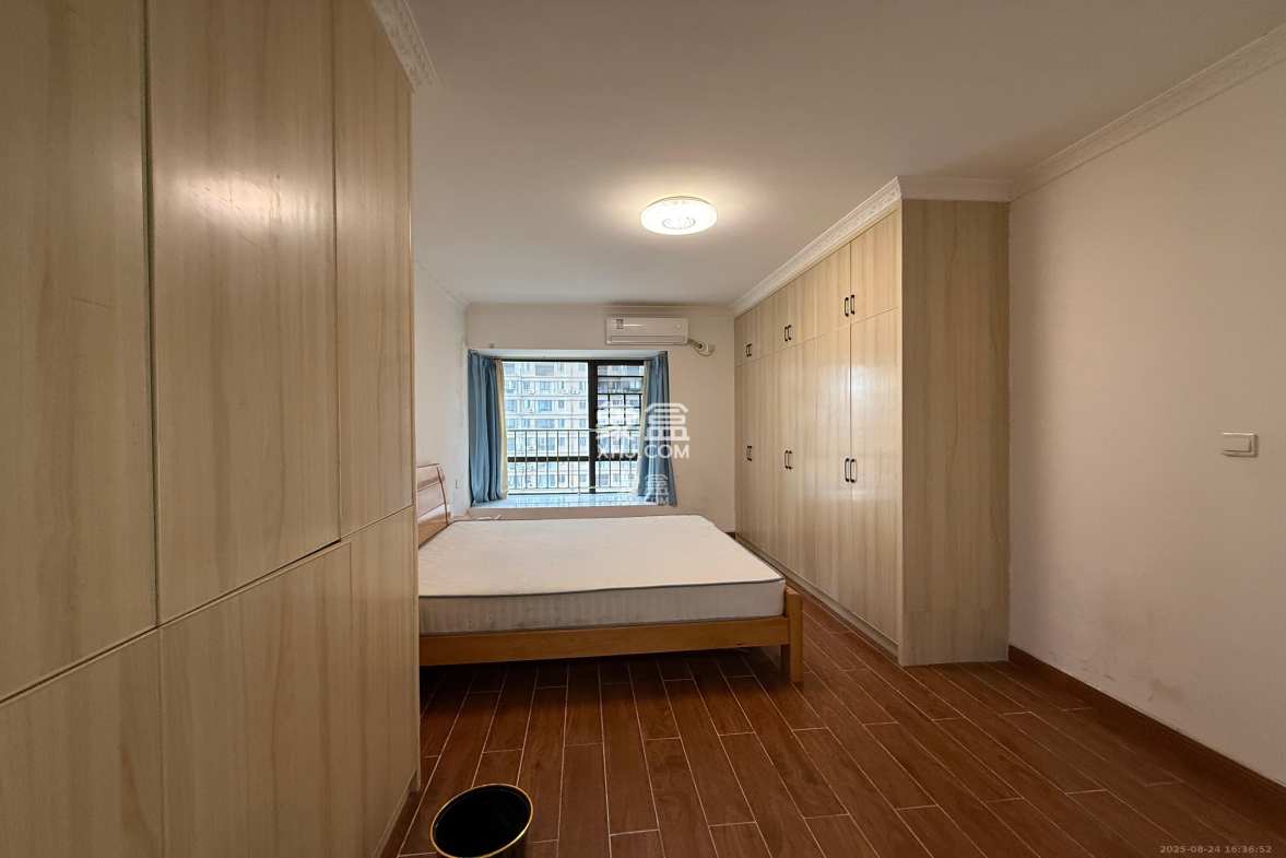 润和长郡(润和紫郡二三期) 4室2厅2卫 2300.0元/月 润和长郡(润和紫郡二三期) 4室2厅2卫 2300.0元/月室内图