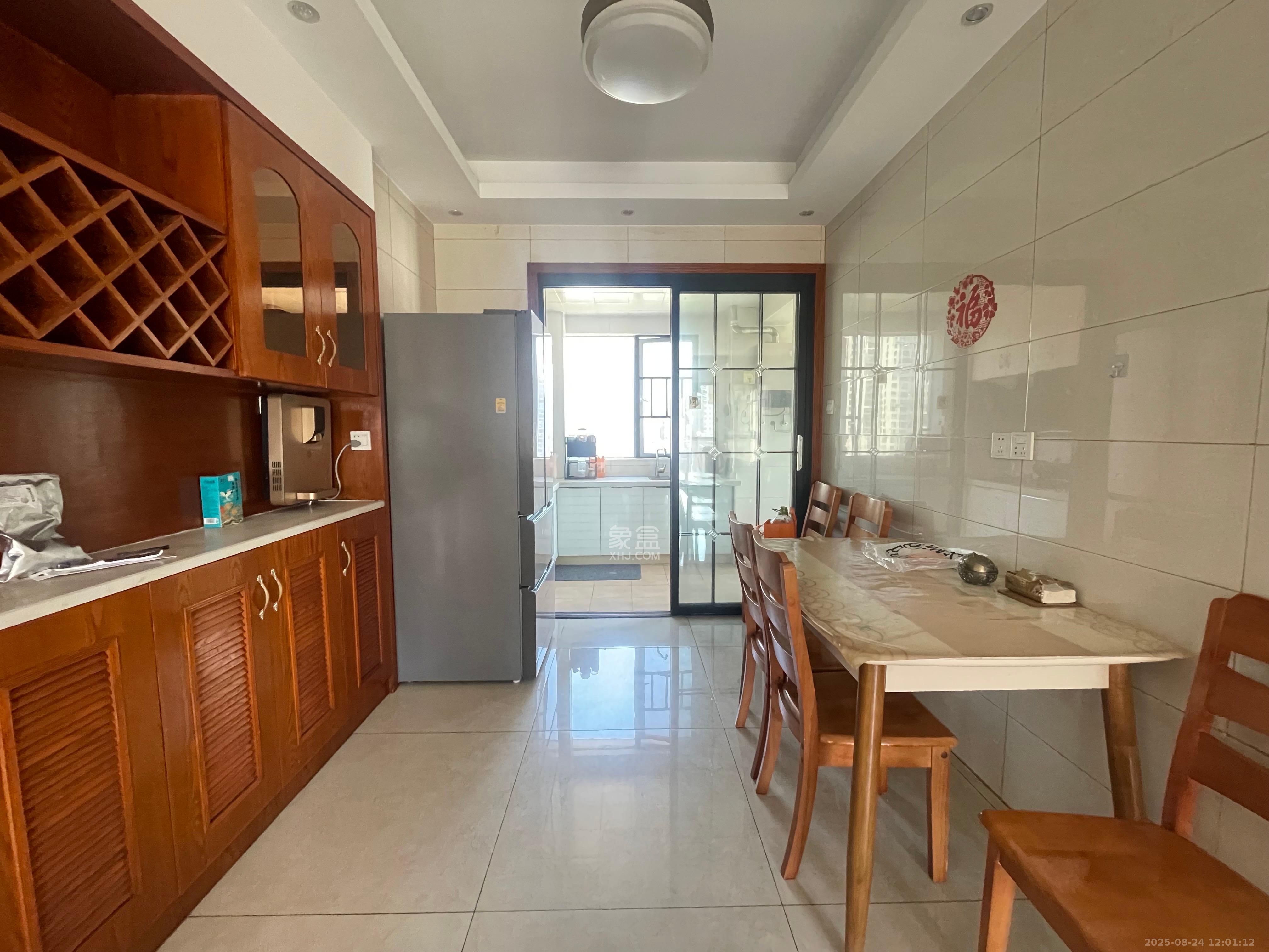 湖湘奥林匹克花园  3室2厅2卫    2150.0元/月 湖湘奥林匹克花园  3室2厅2卫    2150.0元/月室内图