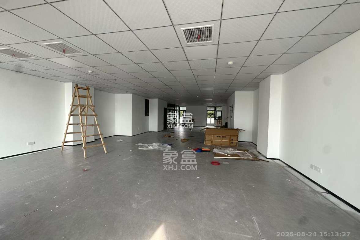 湘江颂  1室1厅1卫    8800.0元/月 湘江颂  1室1厅1卫    8800.0元/月室内图