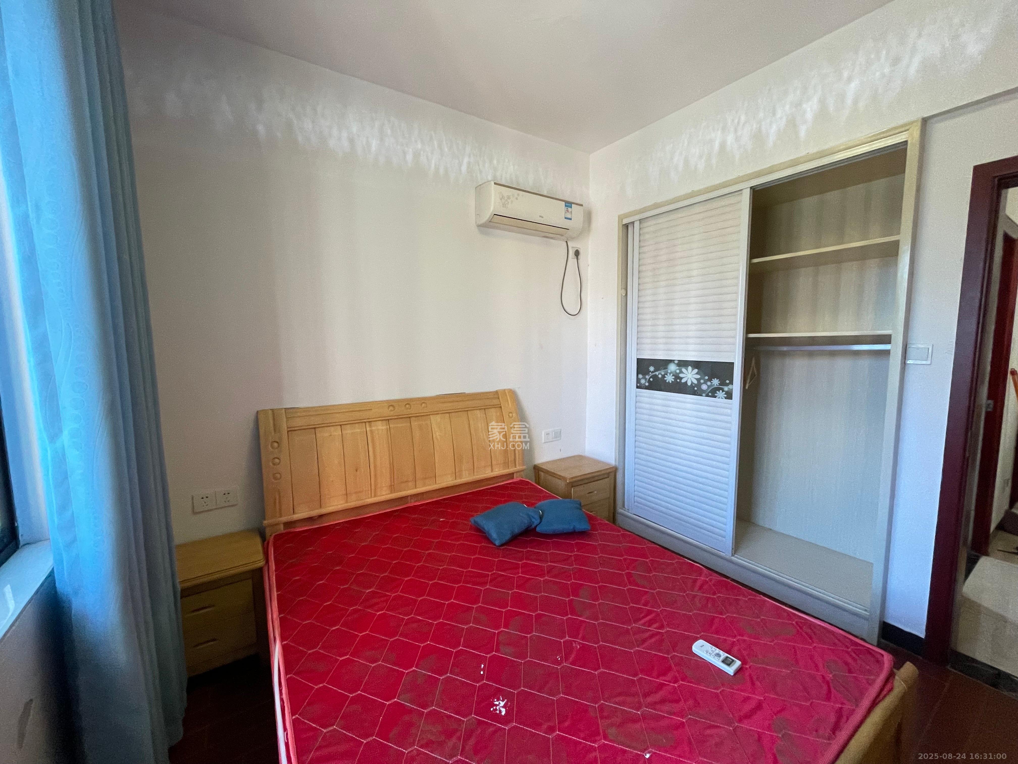 紫御江山  2室1厅1卫    1800.0元/月室内图