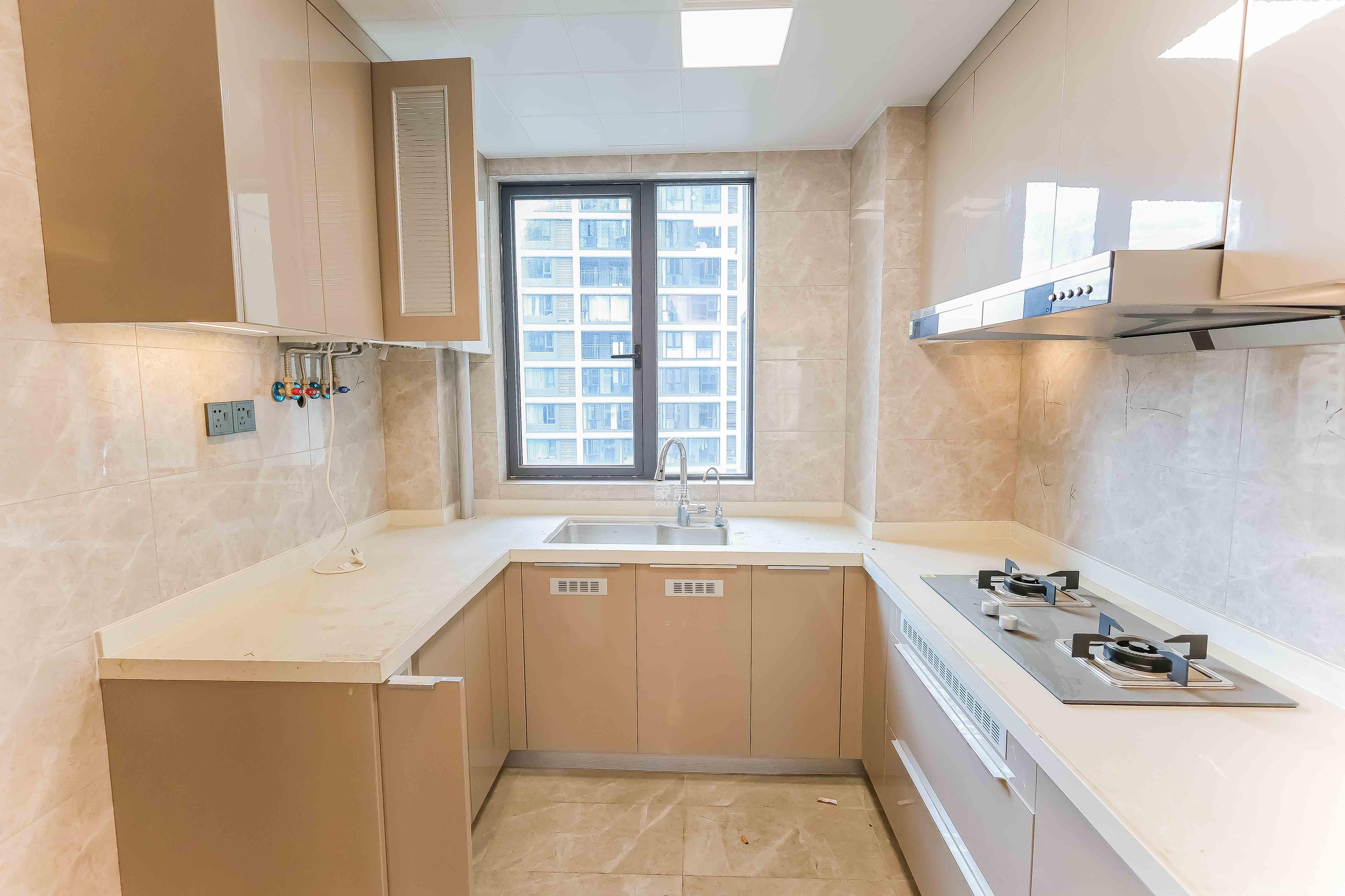 旭辉雨花郡  4室2厅2卫    190.0万